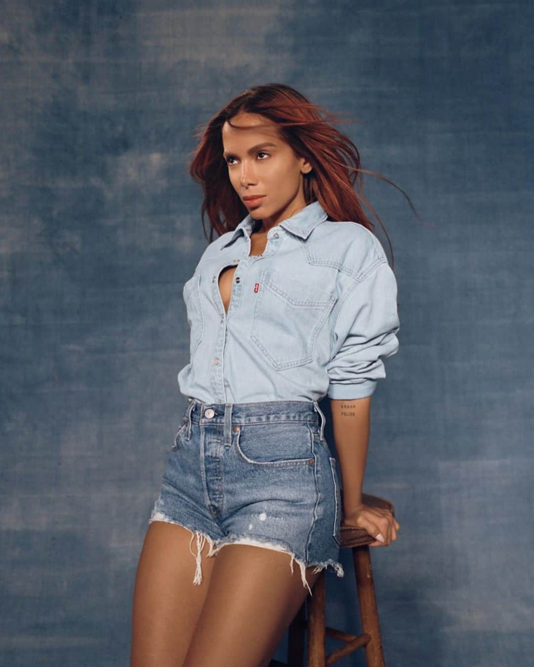 Levi’sさんのインスタグラム写真 - (Levi’sInstagram)「@anitta in Levi's?! 🎤👖 Swipe through to browse the Brazilian Funk singer's favorites from this season's styles.   Then, head to our link in bio to shop and learn more about why Anitta lives in Levi's.」8月30日 0時59分 - levis