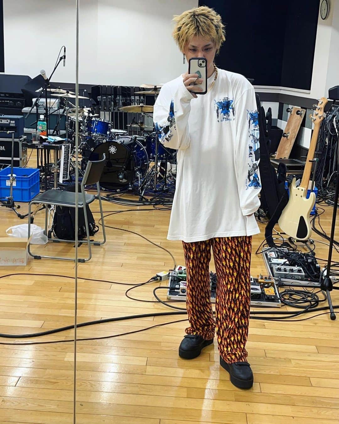 のインスタグラム：「良いじゃんCoshu New GOODS🪷 ⁡ ⁡ こちらNeo Mix CO SHU Long T - size 3XL ⁡ ⁡ Cö shu Nie Live Tour 2023-unbreakable summer-から販売✰ ⁡ ⁡ ⁡ ⁡ ⁡ ⁡ #coshulive」