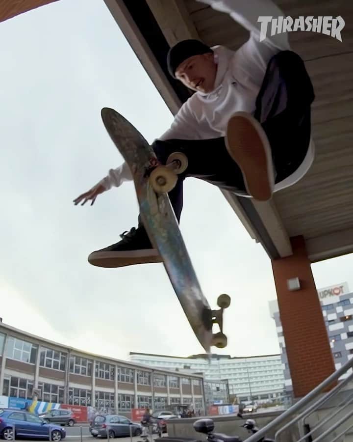 スラッシャーのインスタグラム：「🤯 @steenbekenick’s LOOK MA NO HANDS part is loaded with hits 🥊」