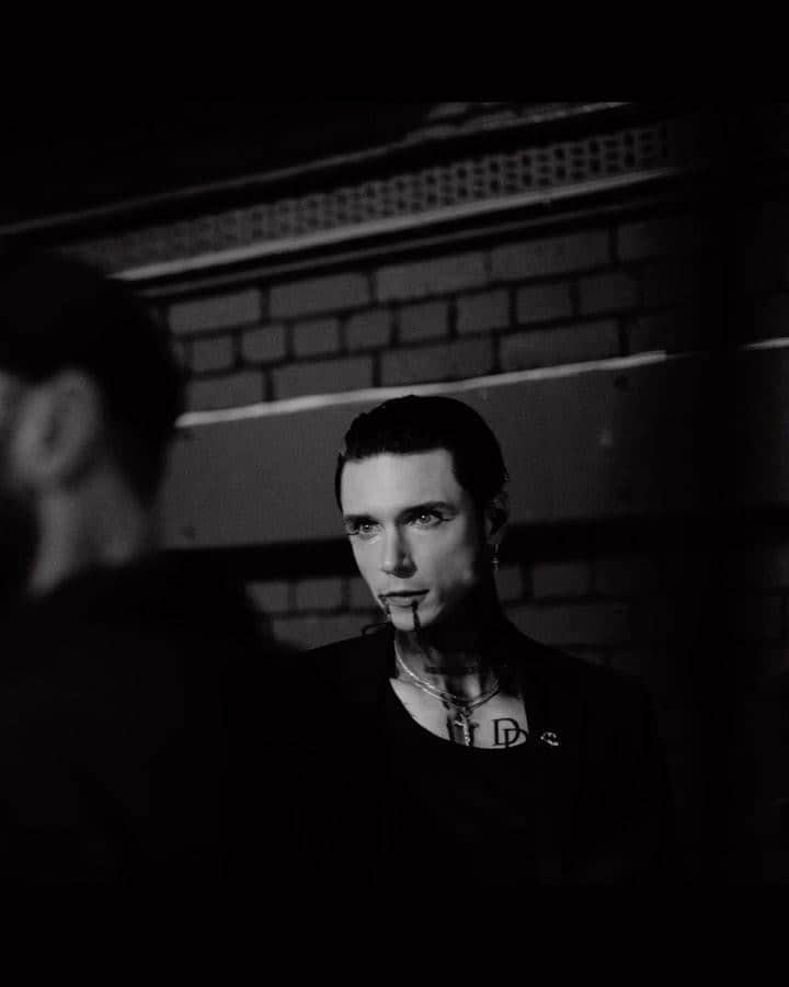 アンディー・ビアーザックのインスタグラム：「BLACK VEIL BRIDES - ‘LOST IT ALL’ FROM LONDON  VIDEO OUT NOW」
