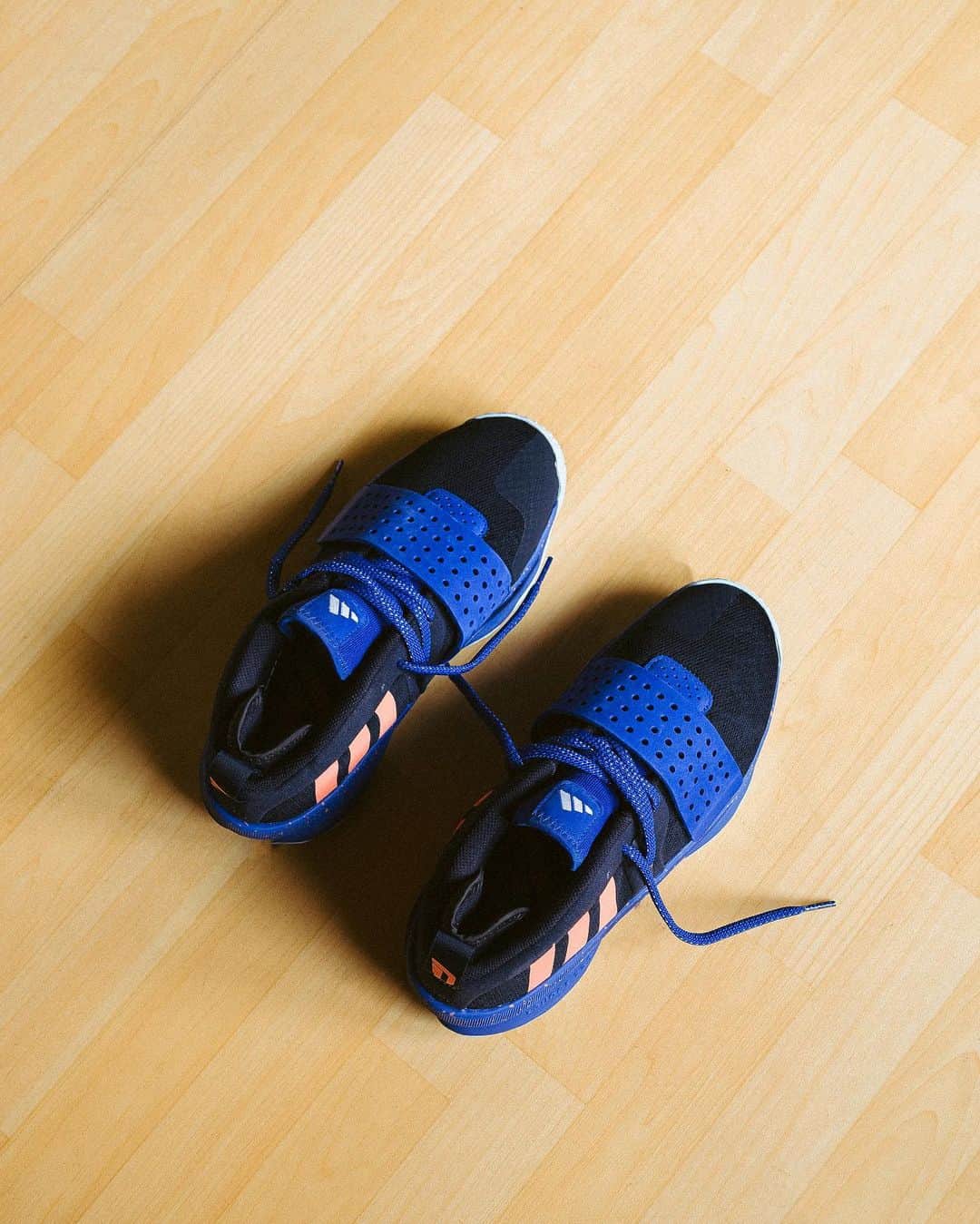 デイミアン・リラードさんのインスタグラム写真 - (デイミアン・リラードInstagram)「First colorways of my new #DAME8EXTPLY signature shoe drop on Friday! This is the ‘Out Of This World’ colorway. 💫 ☄️ 🪐 🚀 🛸   🫡 @adidasbasketball  #adidasbasketball #YKWTII ⌚️」8月30日 1時25分 - damianlillard