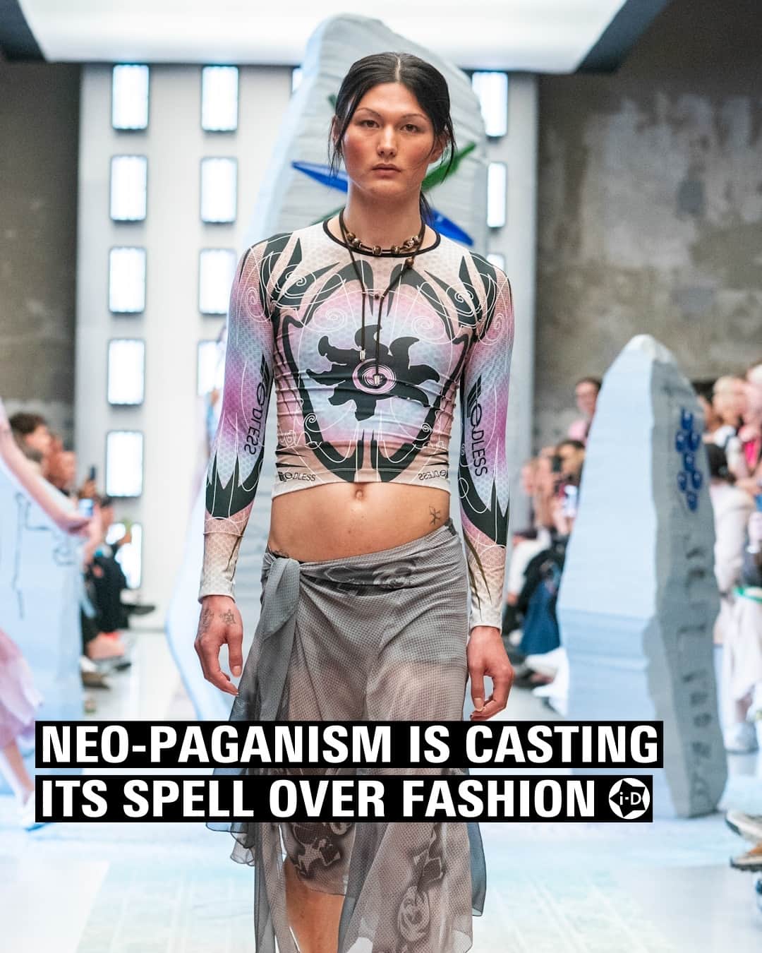 i-Dさんのインスタグラム写真 - (i-DInstagram)「Whether casting incantations, reaching for tarot cards or celebrating the summer solstice, it feels like more and more people are turning to neo-Paganism, with the witchy movement bewitching fashion too.⁠ ⁠ On the runway, stone circles and mysterious cave carvings have inspired runic knits, like the ones in @paolina_russo’s recent show during Copenhagen Fashion Week. Even the Gaelic festival Lughnasadh made its fashion week appearance, courtesy of @simonerocha_⁠ ⁠ On TikTok, the girlies are either obsessed with Wednesday Addams’ wardrobe or going full #whimsigoth — equal parts whimsical and gothic, with heavy references to 90s supernatural TV shows.⁠ ⁠ As the industry adopts ancestral traditions, feasts and beliefs, it prompts the question: is fashion falling under neo-Paganism’s spell? 🪄⁠ ⁠ Hit the link in bio to read more.⁠ .⁠ .⁠ .⁠ Text @marjooost⁠ Image #PaolinaRusso SS24⁠ #Fashion #NeoPaganism」8月30日 1時30分 - i_d