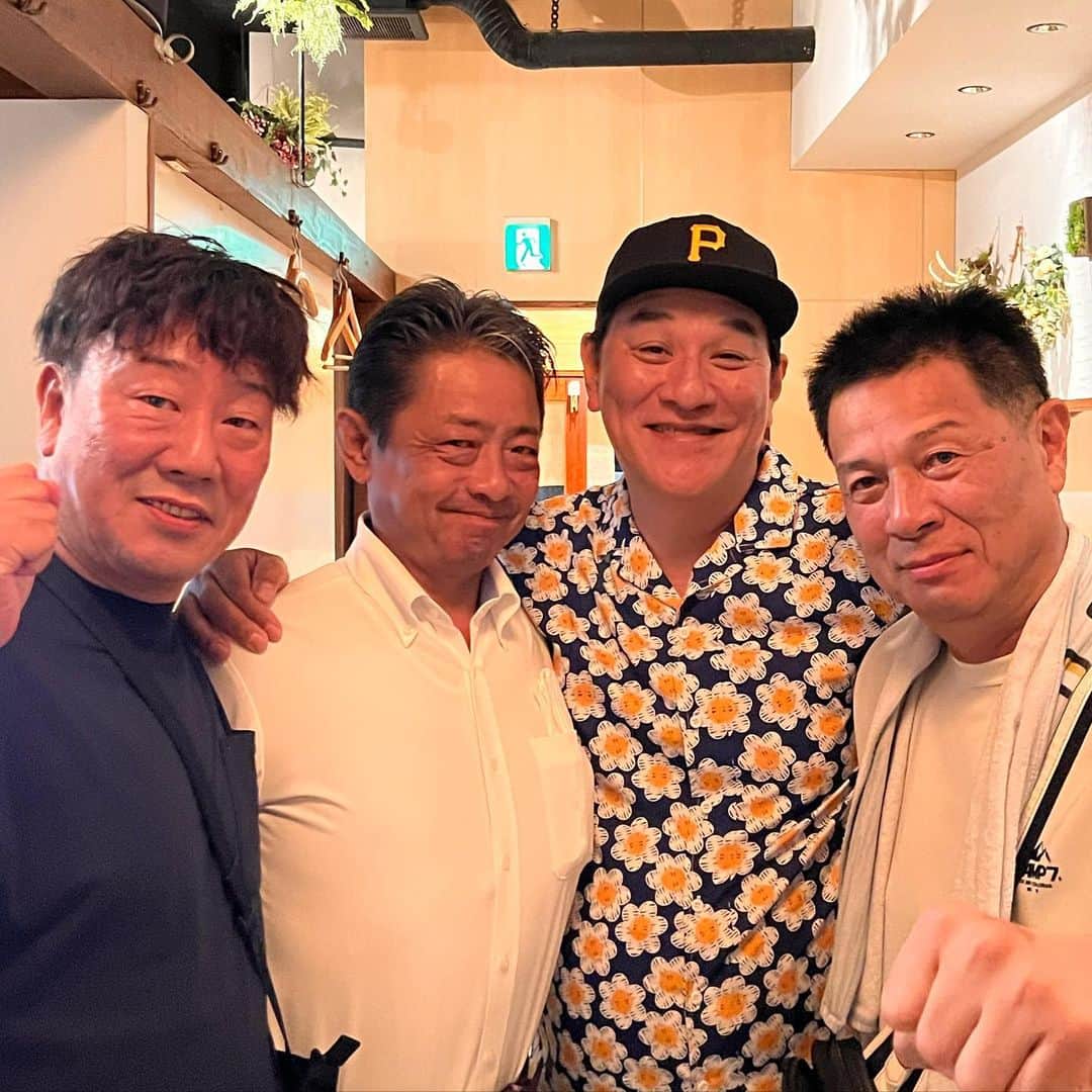 ピエール瀧のインスタグラム：「静岡東高21期生野球部の面々。 左からセンター、サード、ファースト、レフト⚾️」