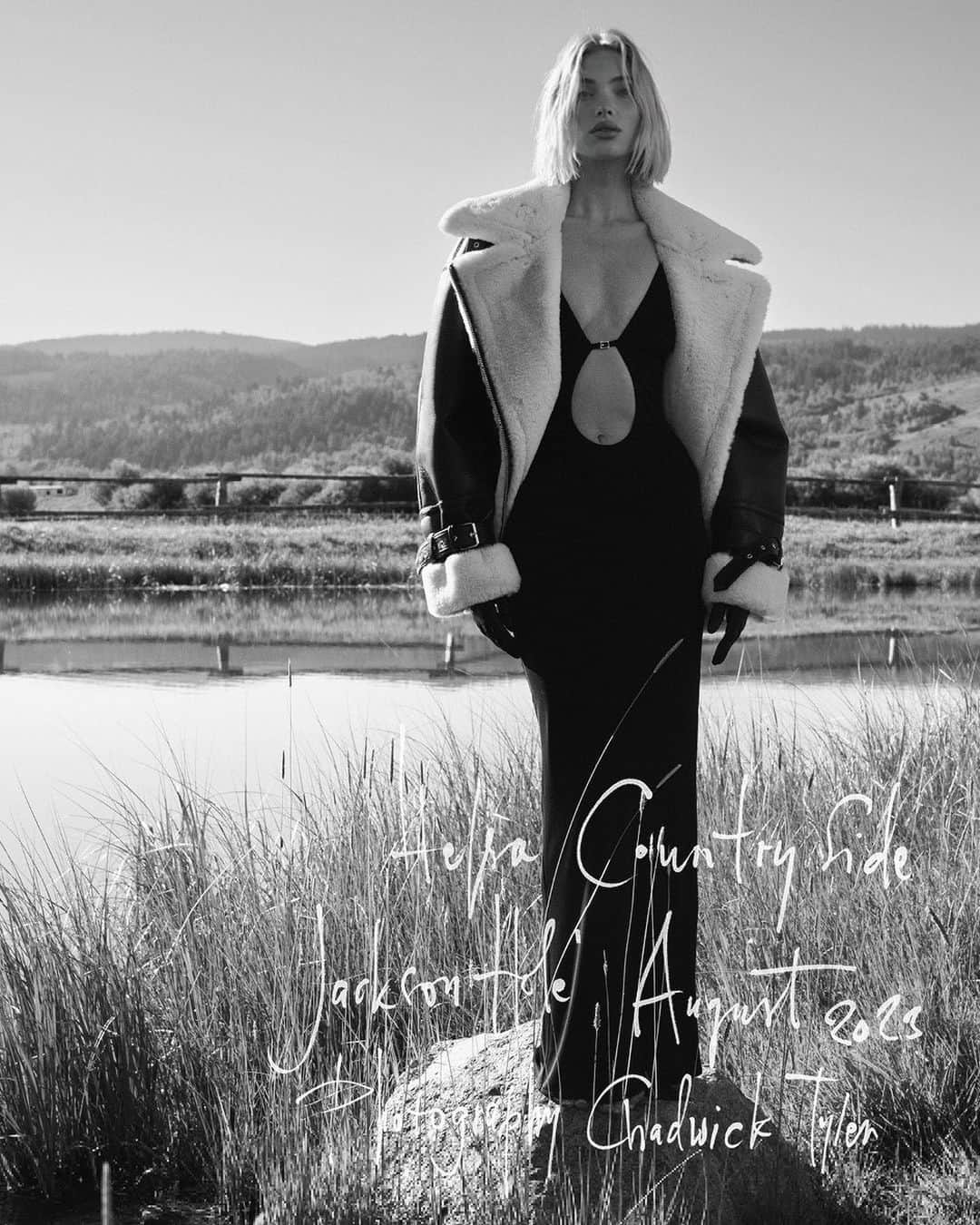 エルザ・ホスクのインスタグラム：「Introducing the @helsastudio Country Side campaign photographed by Chadwick Tyler in Jackson Hole, Yellowstone.   @hoskelsa wears a vegan shearling coat over a keyhole dress in recycled jersey and a sweater in 100% cashmere.」