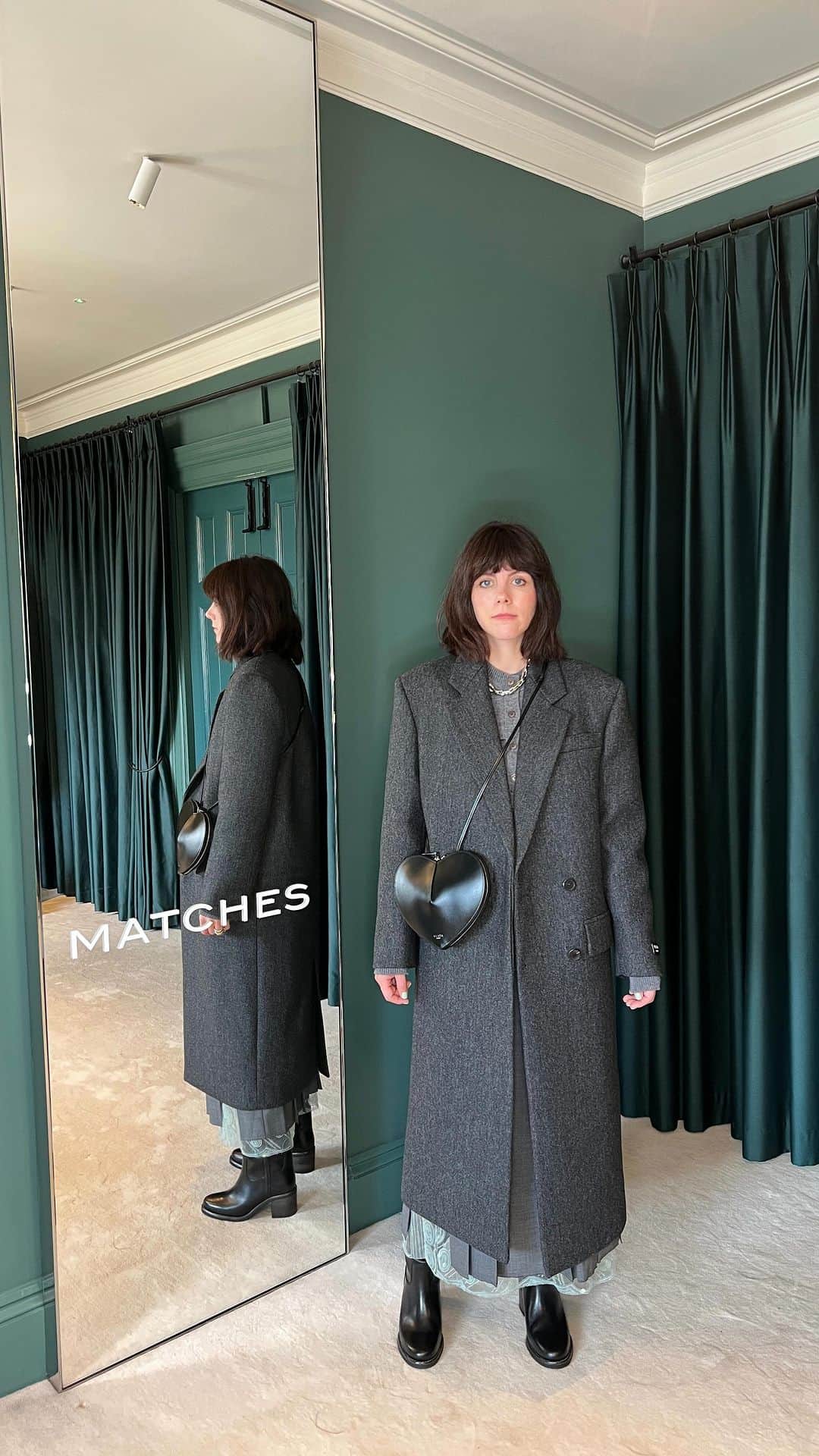 MATCHESFASHION.COMのインスタグラム：「#MATCHESMix with @cassiealexandrasmart: our head of womenswear buying shows us how to take your wardrobe from summer to fall with seasonal staples.   Link in bio to shop her edit.」