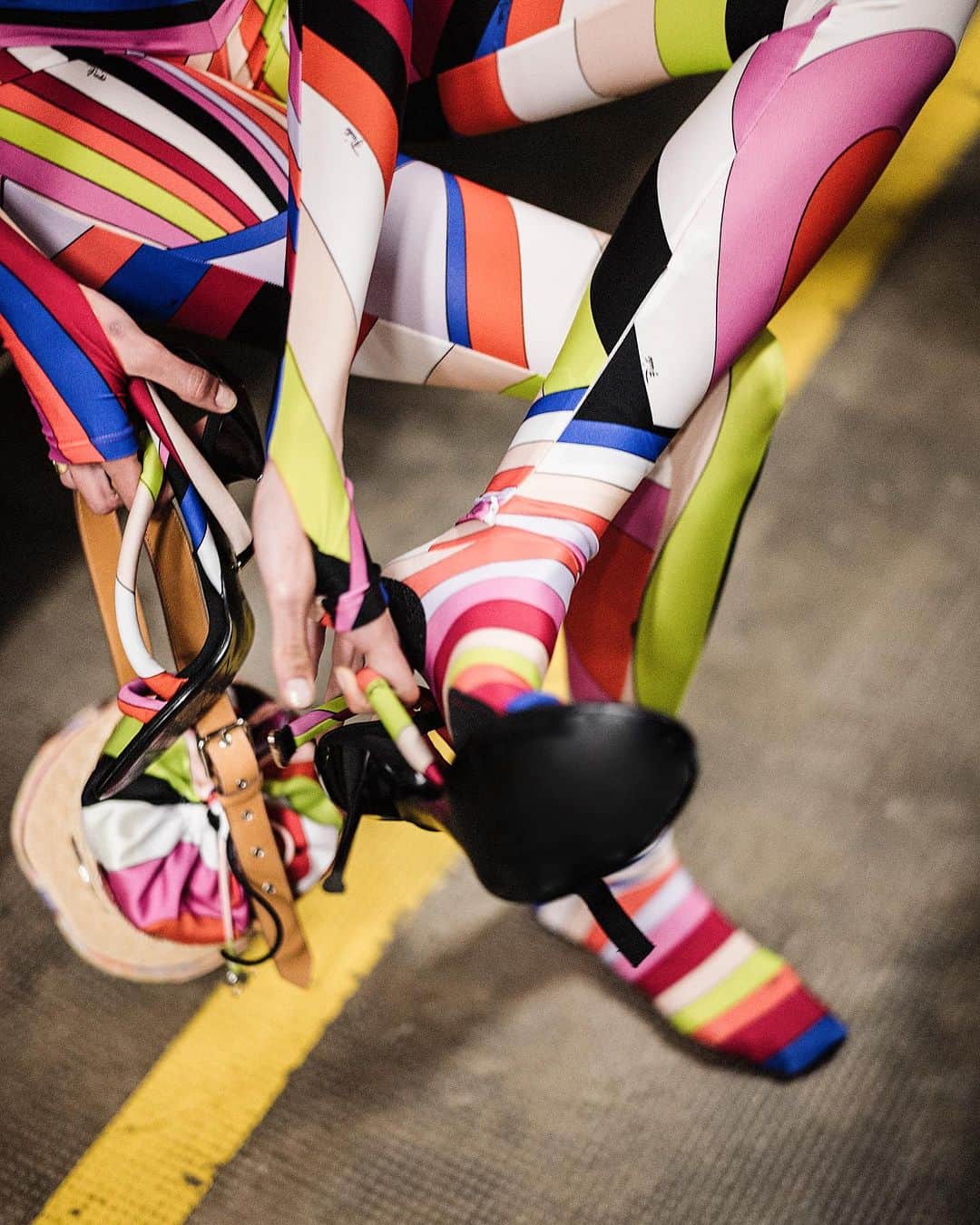 エミリオプッチのインスタグラム：「Go extra bold in Pucci, from hands to feet.   Shot by @edouardcaupeil   #Pucci #InitialsEP」