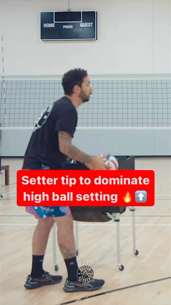 ウィリアム・アルジョナのインスタグラム：「Are you looking for higher level setting concepts...? 🤔 🧠 Look no further!  👉 Learn from one of the best @william_elmago_arjona as he trained with @zaynameyer in our newest course coming soon to www.setteracademy.org  ⛽️ Powered by @slunksfamily  #Volleyballplayer #volleyballteam #volleyballplayers #volleyballlessons #volleyballsetter #volleyballproblems #volleyballaddict #volleyballtime #volleyballmatch #volleyballtraining #volleyballforlife #volleyballhighlights #volleyballshirt #volleyballnationsleague #volleyballseason #volleyballpassion #volleyballlibero #usavolleyball #noezybuckets」
