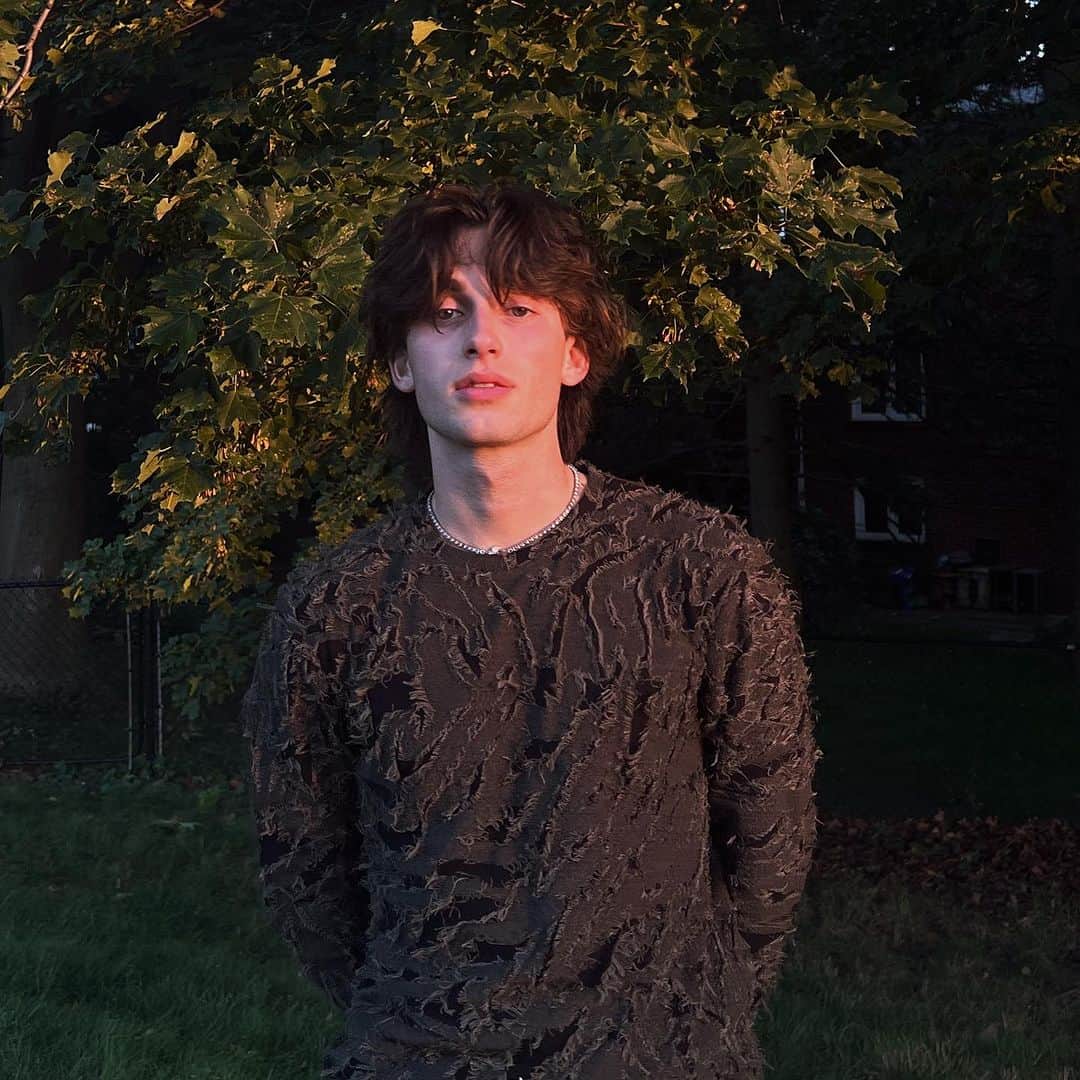 ジョニー・オーランドのインスタグラム：「I’m dreaming of july again」