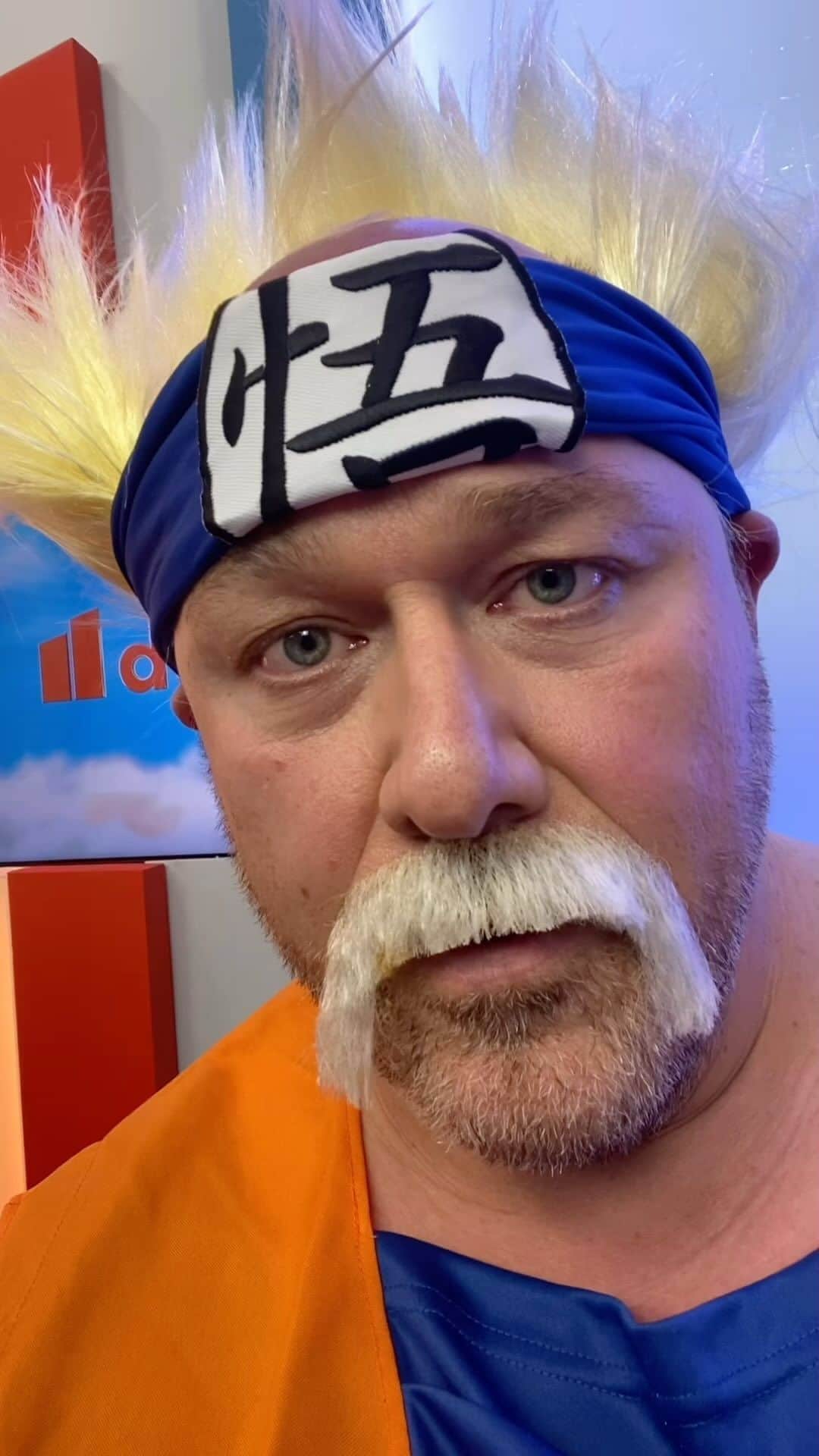 ウィル・サッソのインスタグラム：「Hulku Hogokugan. Today on @dudesypodshow.  ␚DUDESY IS THE FIRST EVER PODSHOW RUN BY A.I. AND/BUT IT’S USELESS WITHOUT ME AND MY PAL CHAD. SUBSCRIBE ON YOUTUBE, ALL PODCAST PLATFORMS, AND PATREON.␚」