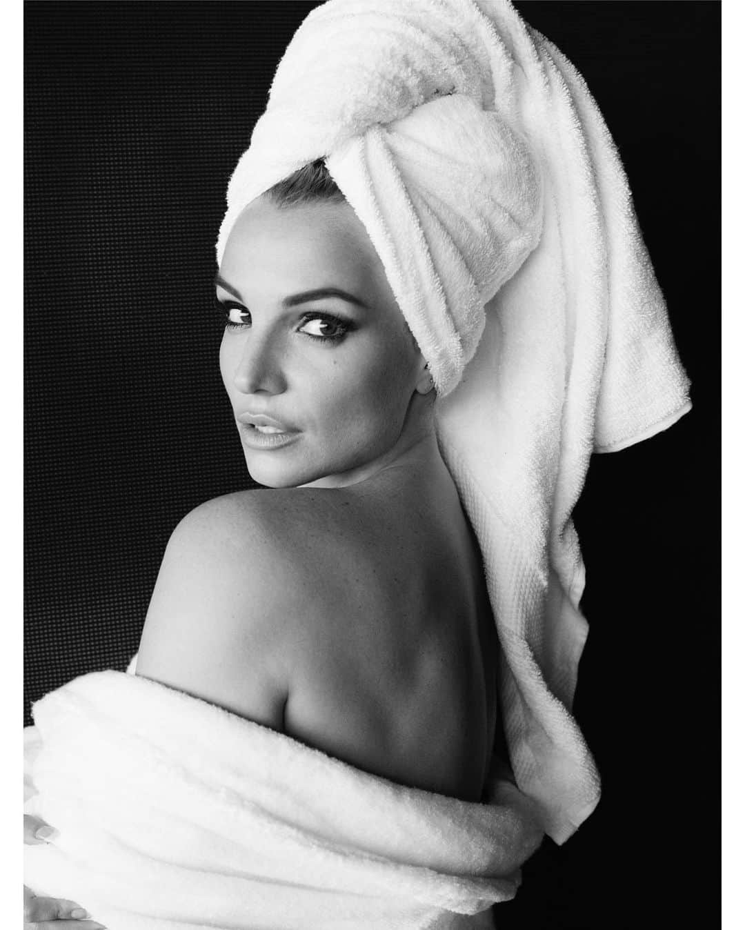 マリオ・テスティーノさんのインスタグラム写真 - (マリオ・テスティーノInstagram)「TESTINO ARCHIVE, TOWEL SERIES  BRITNEY SPEARS, 2016 SELENA GOMEZ, 2015 ANITTA, 2019 PHARREL WILLIAMS, 2017 ZENDAYA, 2017 DUA LIPA, 2017」9月1日 0時00分 - mariotestino