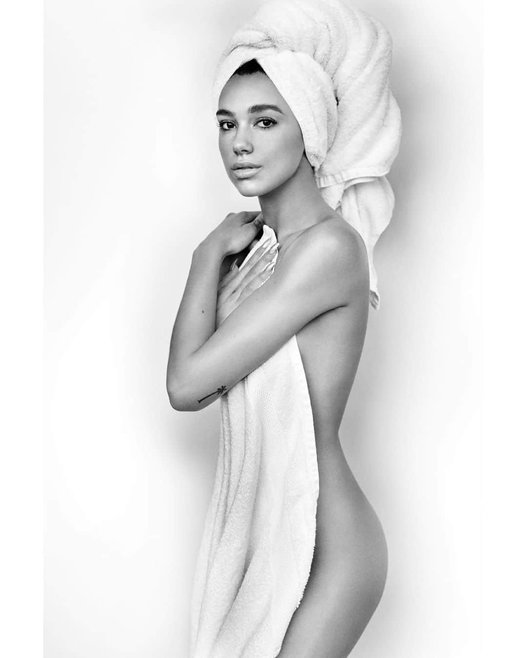 マリオ・テスティーノさんのインスタグラム写真 - (マリオ・テスティーノInstagram)「TESTINO ARCHIVE, TOWEL SERIES  BRITNEY SPEARS, 2016 SELENA GOMEZ, 2015 ANITTA, 2019 PHARREL WILLIAMS, 2017 ZENDAYA, 2017 DUA LIPA, 2017」9月1日 0時00分 - mariotestino