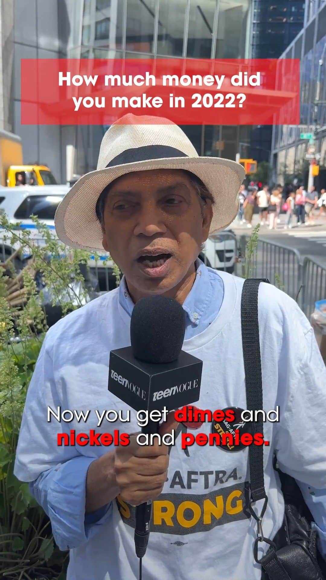 Teen Vogueのインスタグラム：「For Teen Vogue's new series Live From the Picket Line, we went to hear stories from #SAG and #WGA members themselves and learned how much money they made in 2022. Read more on the #SAGAFTRA & #wgastrike at the link in bio.  (📹: @ali.farooqui23)」