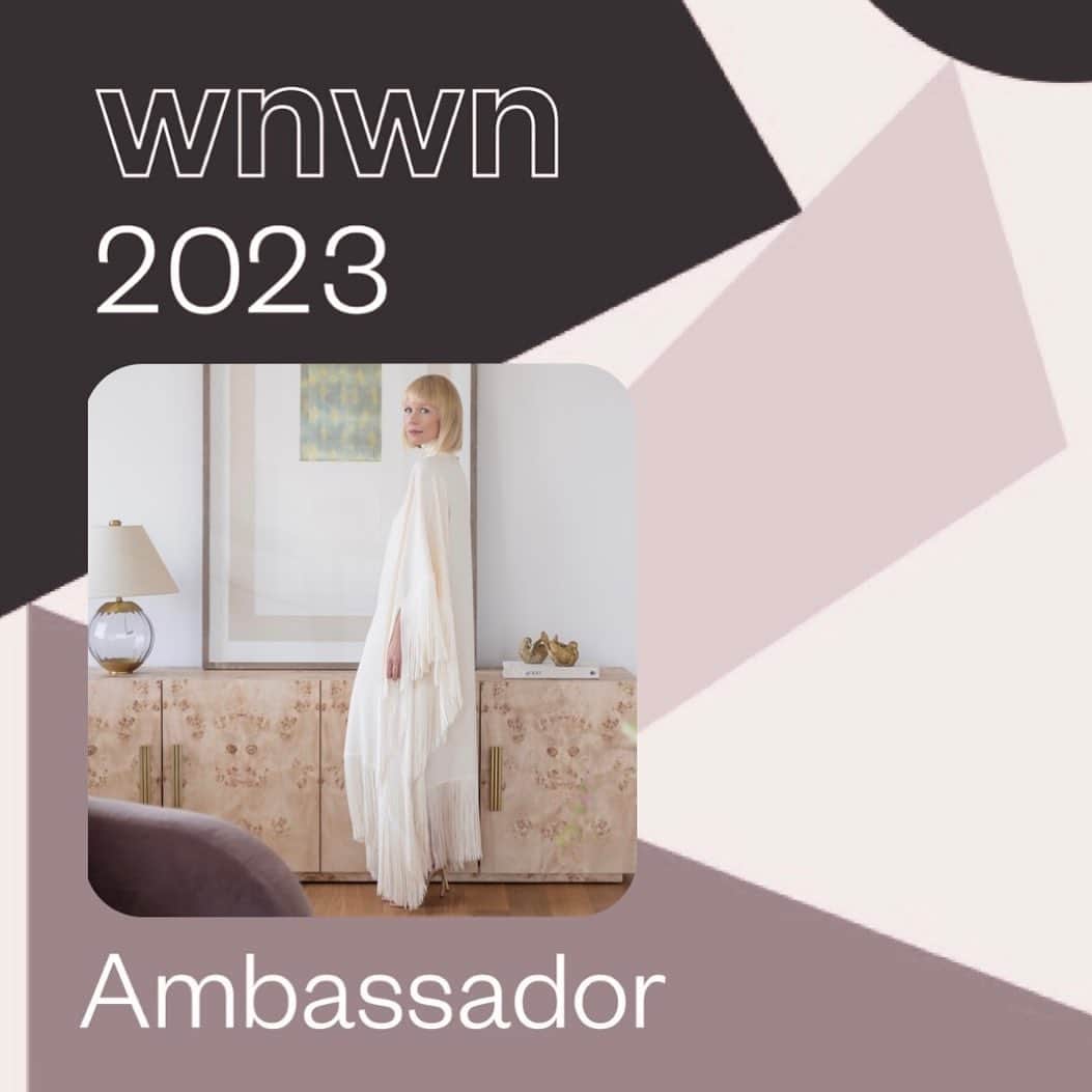 エリン フェザーストンのインスタグラム：「Guys, I am so excited to be a part of ‘What’s New, What’s Next’ coming up on September 20th in NYC! Mark your calendars and join me to see all the newness coming for home! @nydc #WNWN #WNWN 📷 @andrewwerner」