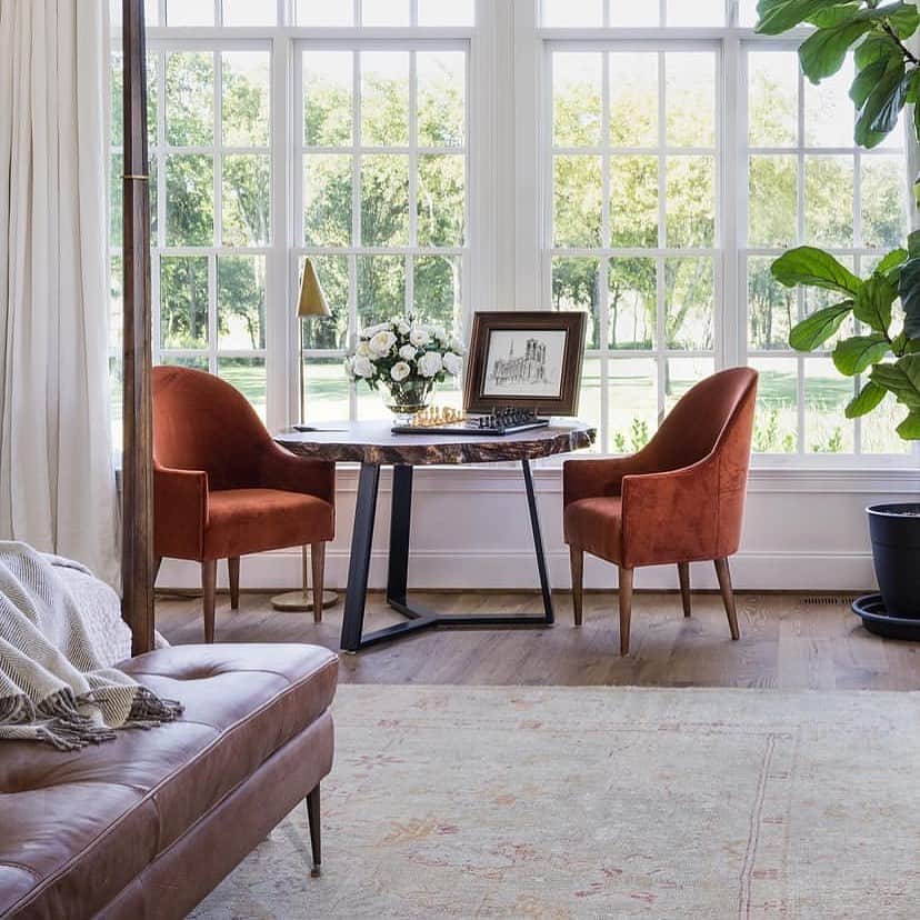 MT DOMAINEのインスタグラム：「We love a good view.   (Via @ellerslieinteriors) #MyDomaine」