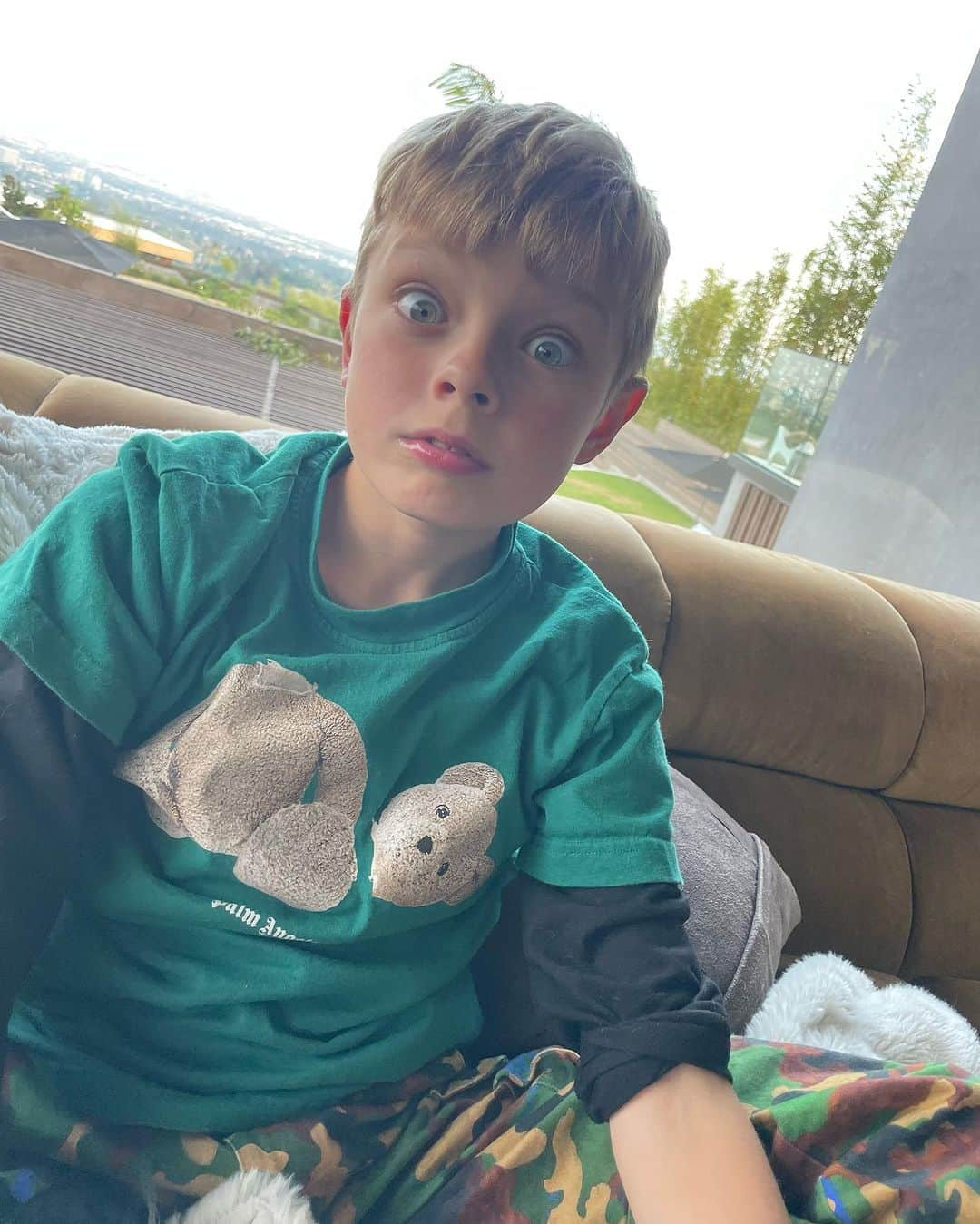 ファーギーさんのインスタグラム写真 - (ファーギーInstagram)「To my caring, funny, outgoing, loving, smart, talkative, creative super hero enthusiast. Happy 10th birthday punky!!! I love you Axl Jack 🎂🎂」8月30日 4時43分 - fergie