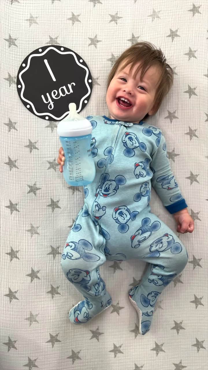ジェシカのインスタグラム：「We can’t believe he is one 🥺 Happy birthday Kenshin🎂🩵 Mama & Dada loves you sooooo much🫶🏻  #1yearold #happybirthday」