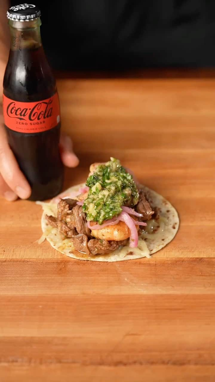 Coca-Colaのインスタグラム：「Taco Tuesday with @Owen.han and ice-cold Coke is the late summer treat we all deserve. #recipeformagic」