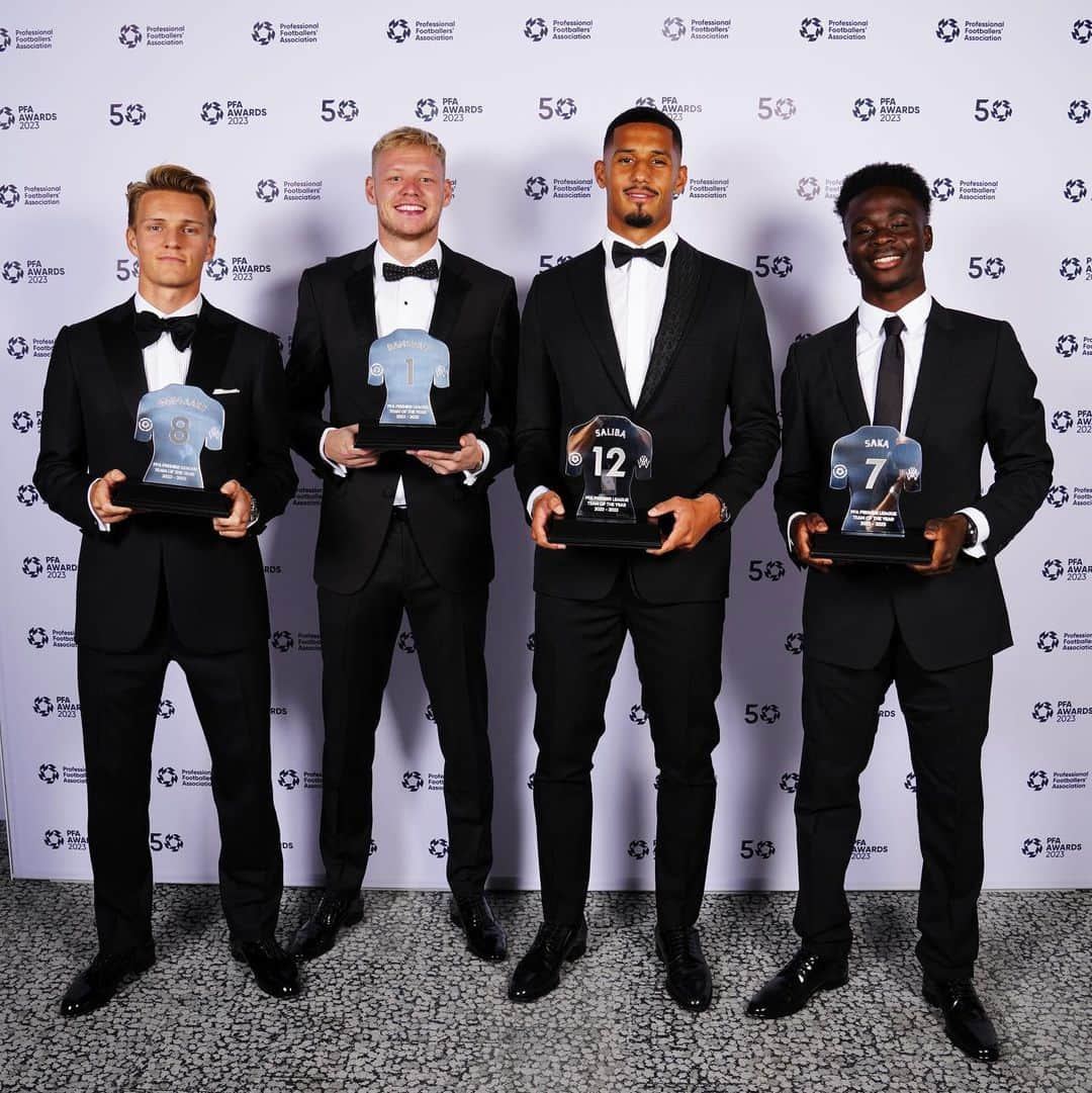 アーセナルFCさんのインスタグラム写真 - (アーセナルFCInstagram)「Our Gunners ❤️  Congratulations to Bukayo, Wilo, Aaron and Martin for being named in the PFA Premier League Team of the Year 🙌」8月30日 5時29分 - arsenal