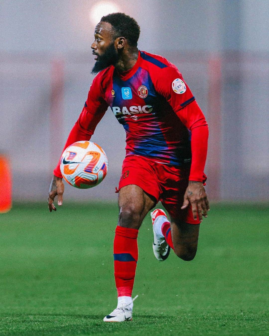 のインスタグラム：「Frustrating result again as we need to secure more points, but we keep working hard 🤜🏾❤️ @damac_club」