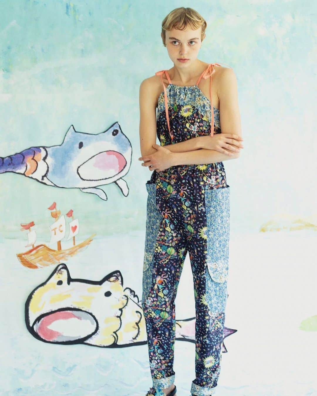 TSUMORI CHISATO Officialのインスタグラム：「@tsumori_chisato  海の中にいるような、ジャンプスーツ　お気に入り😊」