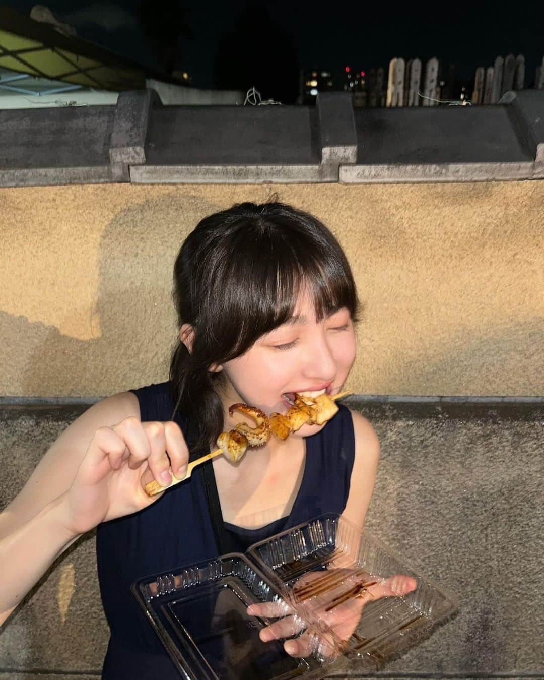 森マリアさんのインスタグラム写真 - (森マリアInstagram)「. 夏祭りに行ってきました🌻 祭囃子を聴きながら屋台のイカ焼きを食べて とっても楽しい夏の思い出になりました✨ 皆さんは夏祭り行きましたか？！ 残り少ない夏を楽しく過ごしてくださいね〜  #夏祭り」8月30日 16時34分 - maria_mori_official