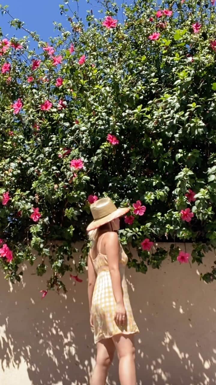 AMIのインスタグラム：「Instead of looking at the bad in people, look at the good in people. Then the world from tomorrow will be brighter.🌼  #billabong #losangeles #la #america  #amiangel_america #billabongwomens」