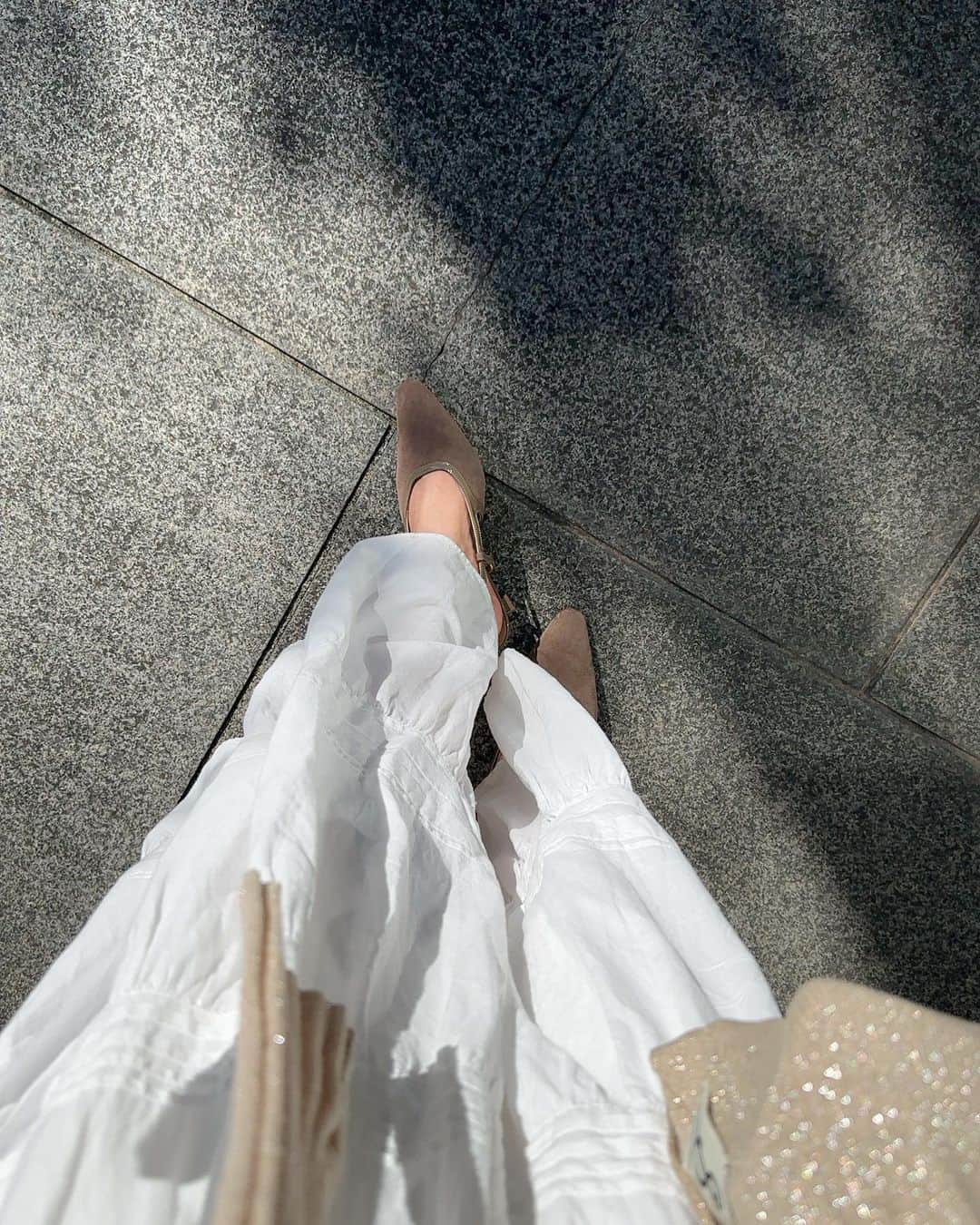 shihori.kathleenのインスタグラム：「買う予定なく買ってしまった素敵ヒール✨ もう9月、、🌾 秋になったら会いたい人と行きたいところがいっぱいだなぁ」