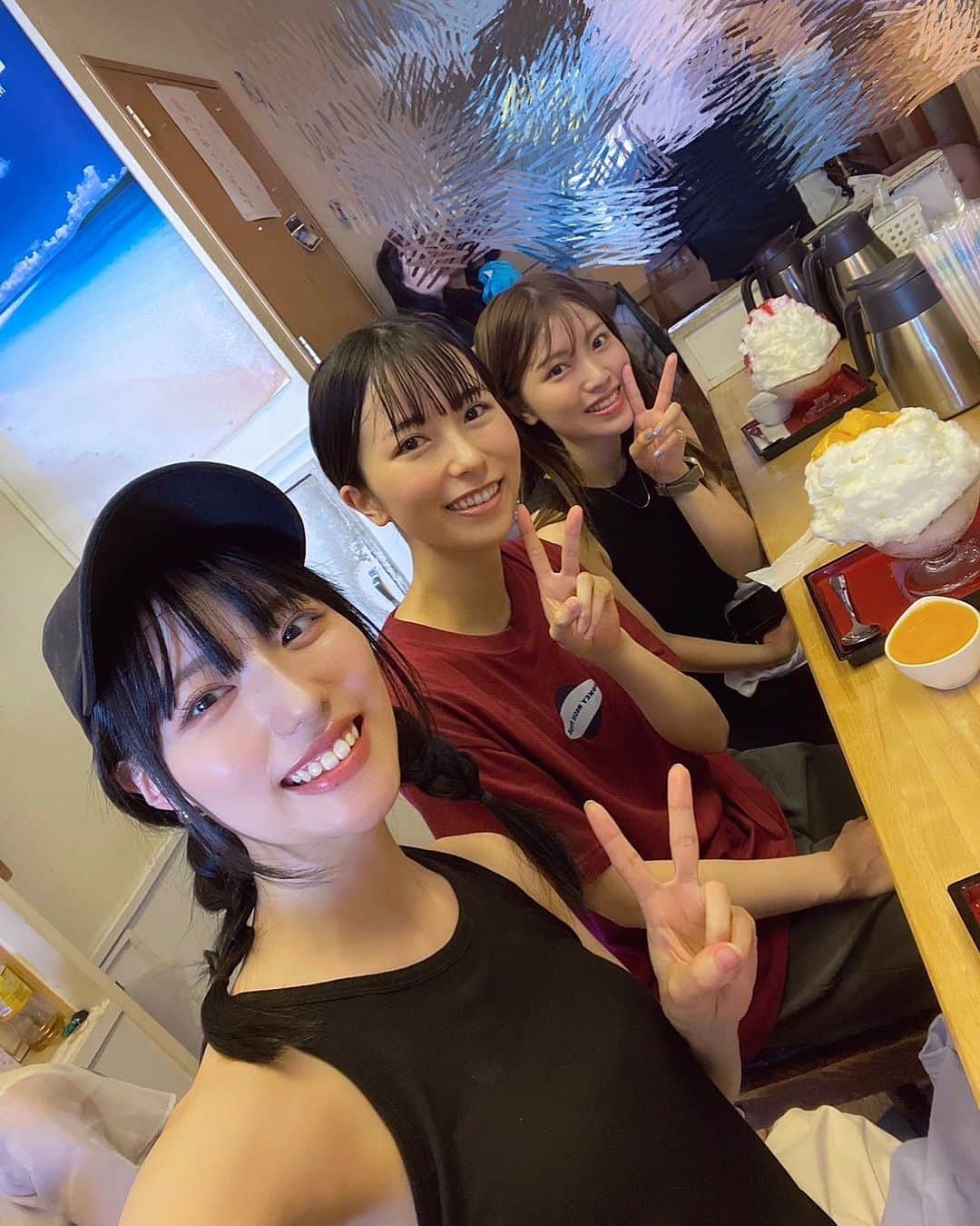 石原夏織のインスタグラム：「3人でかき氷食べてきた🤍  #井尻晏菜 ちゃん #佐々木琴子 ちゃん #石原夏織」