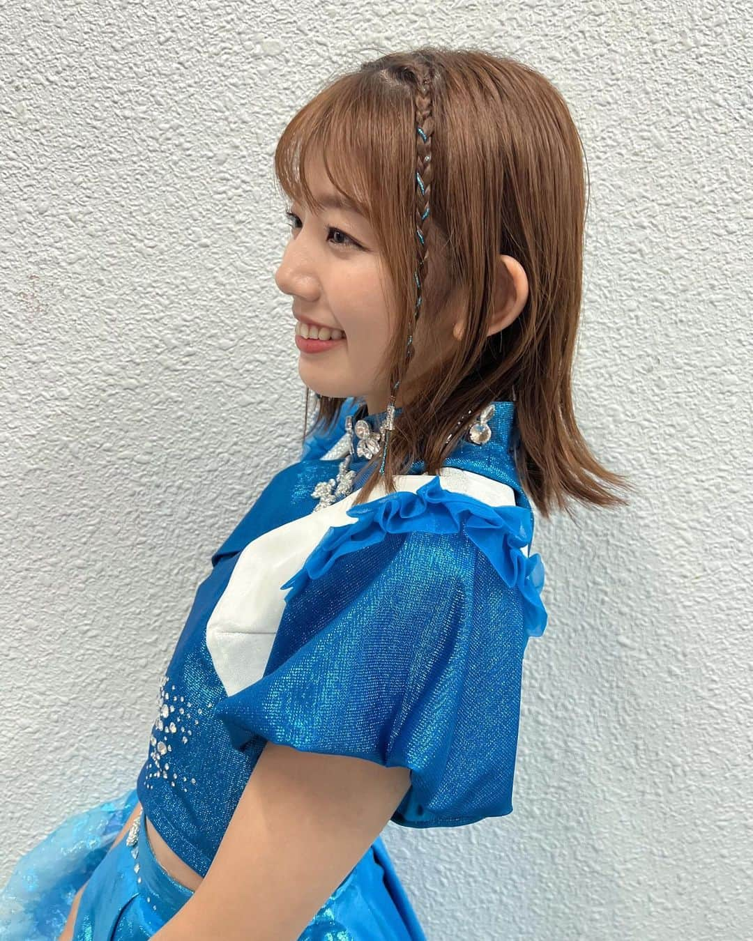 里菜さんのインスタグラム写真 - (里菜Instagram)「ヨコから👂」8月30日 16時45分 - rina_crownpop