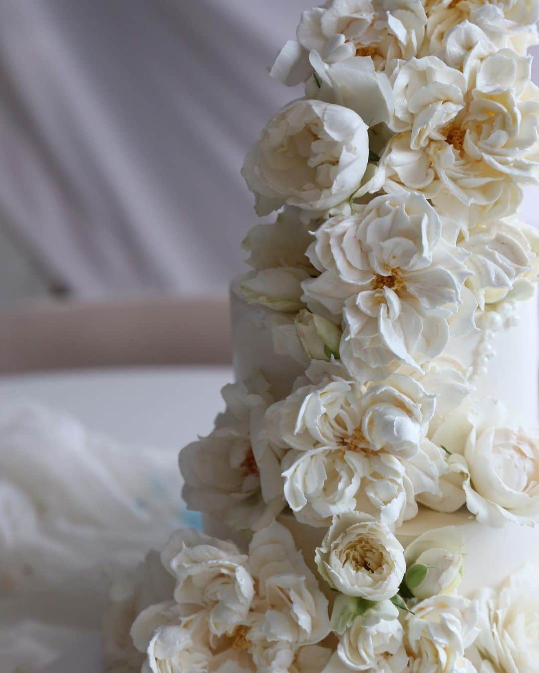 청담 수케이크 (atelier soo)さんのインスタグラム写真 - (청담 수케이크 (atelier soo)Instagram)「ㅡ  Wedding rose   #buttercream #weddingsoo💕」8月30日 16時50分 - soocake_ully