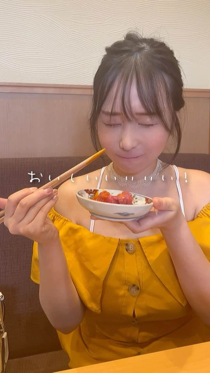 茜さやのインスタグラム：「🍖お肉ちゃんレポート🍖  外食と言えば焼肉に行くことが多いので、 お肉ちゃんレポートをはじめる事にしました👏✨  記念すべき第一店舗目は… 高田馬場にある『金虎』さん🐅✨  正式に神戸牛を提供することが認められている指定登録店で  厳しい認定基準をクリアした選りすぐりのお肉だけ得れる「神戸ビーフ」の称号、その中でも希少な雌牛のみを提供しているお店です🐃✨  お肉へのこだわりもすごくて、お肉の前に胡椒の実を口の中で噛んだり、結晶が大きめのお塩をお薦めしていたりと  お肉への愛が伝わってきました…😳✨ 上質なお肉が食べたいなぁ〜と言う時にとってもおすすめです👏  PR @kanetora_kobebeef #高田馬場グルメ #新宿焼肉 #新宿ディナー #新宿デート #飯田橋焼肉 #神戸焼肉金虎 #高田馬場焼肉」