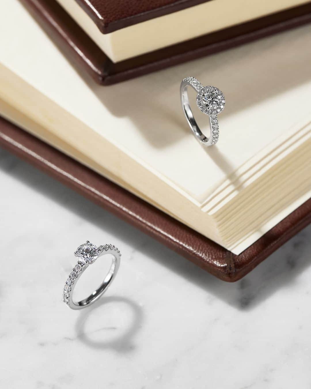 婚約・結婚指輪のI-PRIMO（アイプリモ）公式アカウントのインスタグラム：「おふたりに寄り添う愛の証がここに。  ブライダルリング専門店「I-PRIMO（アイプリモ）」では、 80種類以上の多彩な婚約指輪のデザインと、厳選されたダイヤモンドを取り揃え、 セレクトオーダーによって「あなた」だけの 特別な輝きのエンゲージリングをお届けします。  広大な銀河に瞬く光のような、無数のきらめきをまとわせて。  ＜婚約指輪＞fomalhaut ete #アイプリモ_フォーマルハウトEte ＜婚約指輪＞stella #アイプリモ_ステラ  ーーーーー ▼アイプリモでは、ご好評のパーソナルハンド診断®を体験いただけます。  ご希望の方はホームページより来店予約をいただくとスムーズにご案内いたします。 @iprimo_official ーーーーー  #iprimo #アイプリモ #婚約指輪 #エンゲージリング」