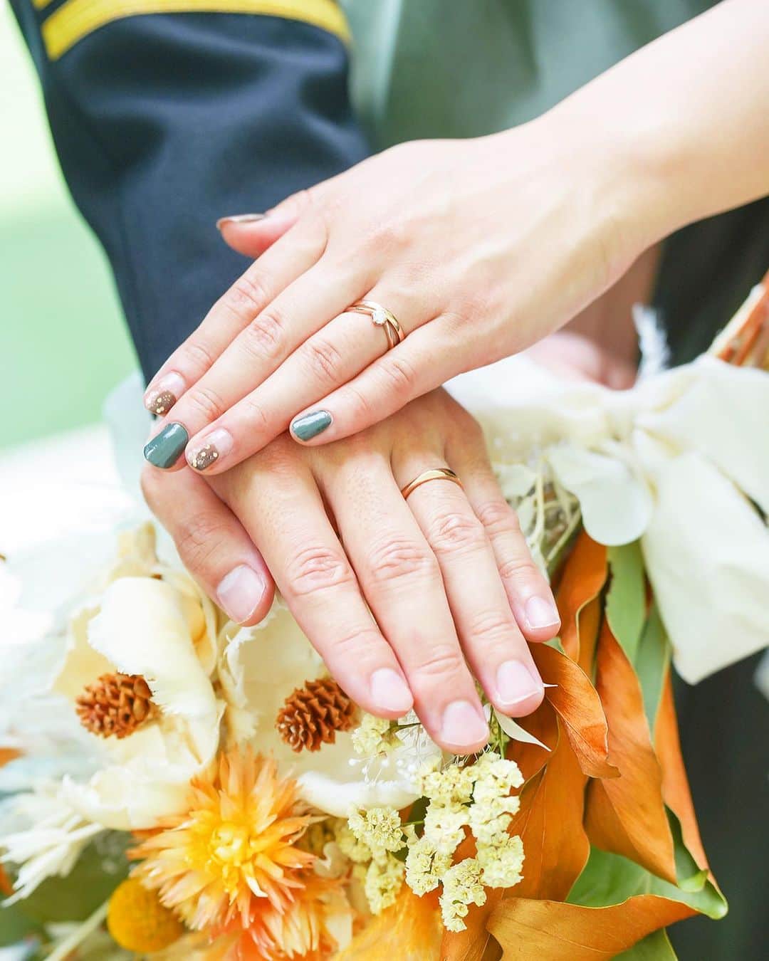 アーフェリーク迎賓館岐阜のインスタグラム：「. . . アイテムショット📸💍💐 . . ご結婚式で大切なアイテムといえば、指輪やブーケですよね🤍 . ドレスや指輪、ブーケなどアイテムを一緒にお写真に収めることで、おふたりだけの世界観を表現することが出来ちゃいます🪴🤍 . . .  #テイクアンドギヴニーズ #アーフェリーク迎賓館 #アーフェリーク迎賓館岐阜 #tg花嫁 #岐阜 #岐阜花嫁 #岐阜ブライダルフェア #岐阜結婚式 #岐阜結婚式場 #名古屋結婚式 #名古屋結婚式場 #名古屋ブライダルフェア #東海花嫁 #岐阜プレ花嫁 #名古屋プレ花嫁 #プレ花嫁 #卒花 #日本中のプレ花嫁さんと繋がりたい #オリジナルウェディング #ウェディング #ウェディングレポ #ブライダルフェア #プロポーズ #結婚式 #結婚式準備」