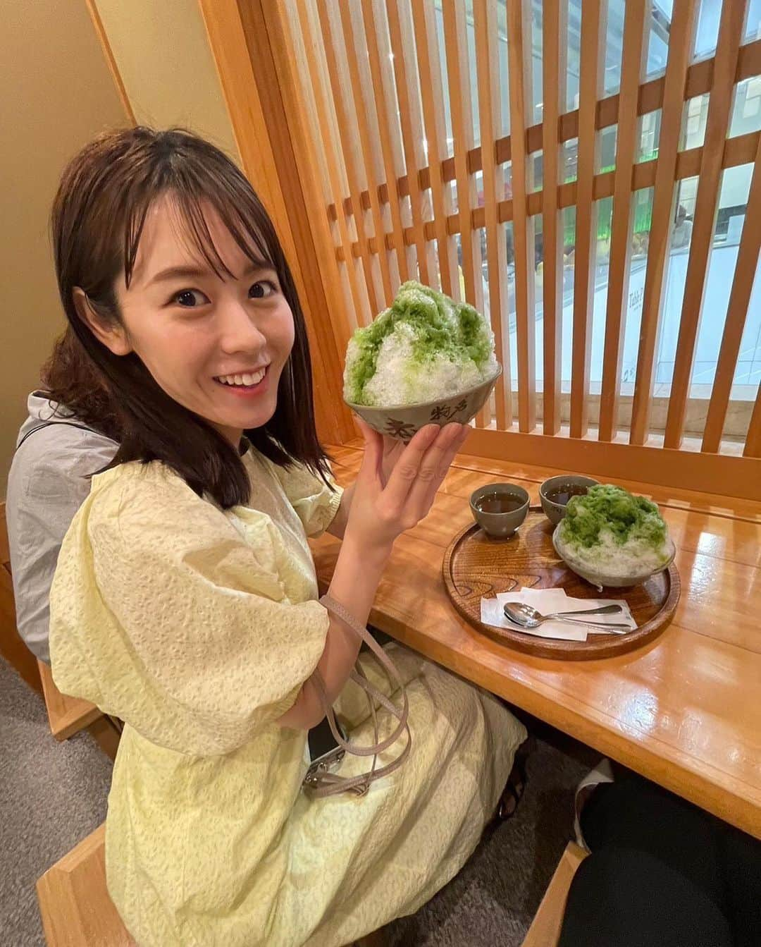 加藤愛さんのインスタグラム写真 - (加藤愛Instagram)「. 大好きな赤福氷🍧 中には三重県伊勢市の名物 赤福が入っています！！！　 ラジオリスナーさんのお便りのおかげで 久しぶりに食べに行けました☺️✨  #赤福氷#名古屋で食べました #広角レンズで撮影#かき氷」8月30日 17時27分 - kitkatoai