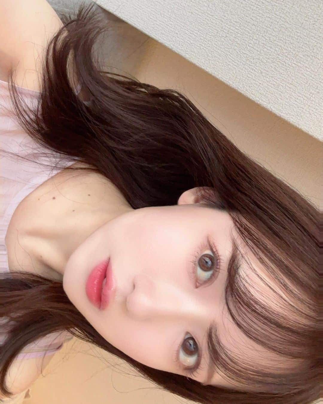 mami 宝島社のインスタグラム：「げんきだったころ🦋 夏風邪で寝込む日々。笑」