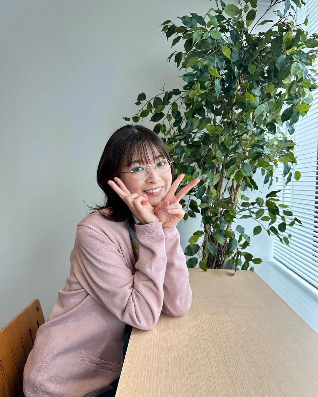 のインスタグラム：「ドラマ『賭けからはじまるサヨナラの恋』第7話  明日18時よりU-NEXTにて配信です！  面白いとたくさん言っていただけて嬉しいです🤭  7話も是非ご覧ください！  #賭けからはじまるサヨナラの恋 #賭け恋」