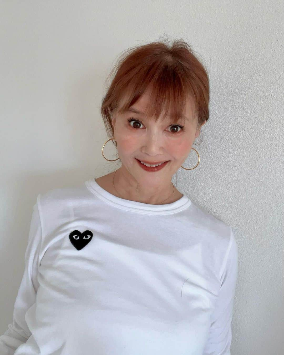 高見恭子さんのインスタグラム写真 - (高見恭子Instagram)「お気に入り真っ白tshirtが導いてくれる未来。  #tee #teeshirt  #tshirts #lovewhite  #whitetee  #fashion#fashionphoto #lovefashion  #simplestyle #lifeisbeautiful  #smile」8月30日 17時23分 - takami_kyoko