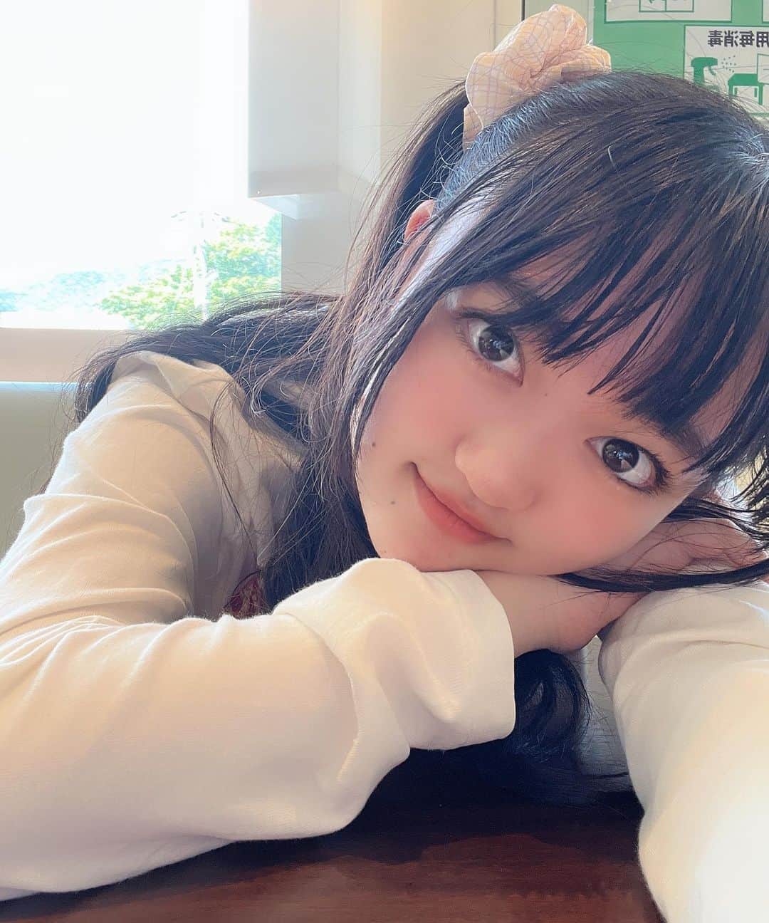 高梨ねねのインスタグラム：「なにしてんの〜？   #高梨ねね  #タレント  #アイドル  #モデル」