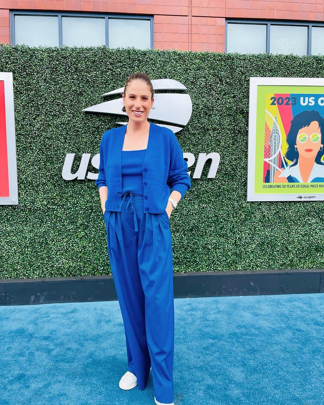 ジョアンナ・コンタさんのインスタグラム写真 - (ジョアンナ・コンタInstagram)「Day ✌️ of the @usopen with my @skysports fam 🙌 🎾」8月30日 8時45分 - johannakonta