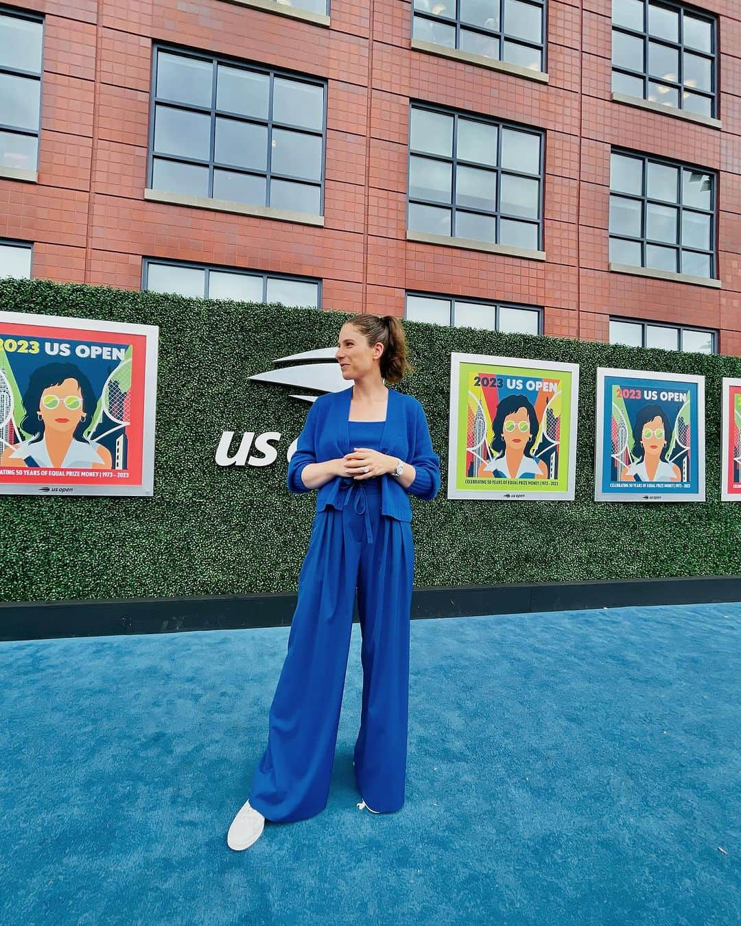 ジョアンナ・コンタのインスタグラム：「Day ✌️ of the @usopen with my @skysports fam 🙌 🎾」