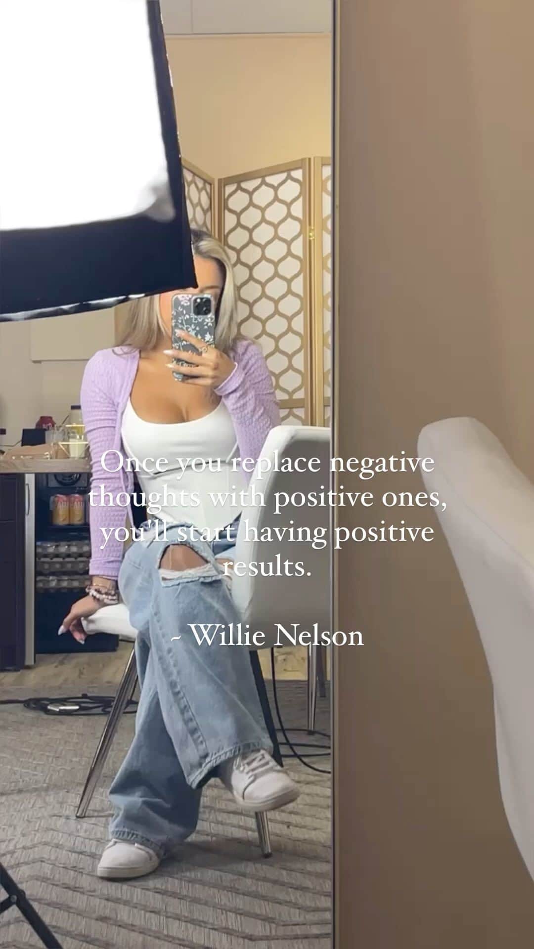 ジェセニア・バイスのインスタグラム：「Once you replace negative thoughts with positive ones, you’ll start having positive results - Willie Nelson  #goodvibes #positivethinking #bringmeback #positivethoughts #positivemindset #lifeisagift」
