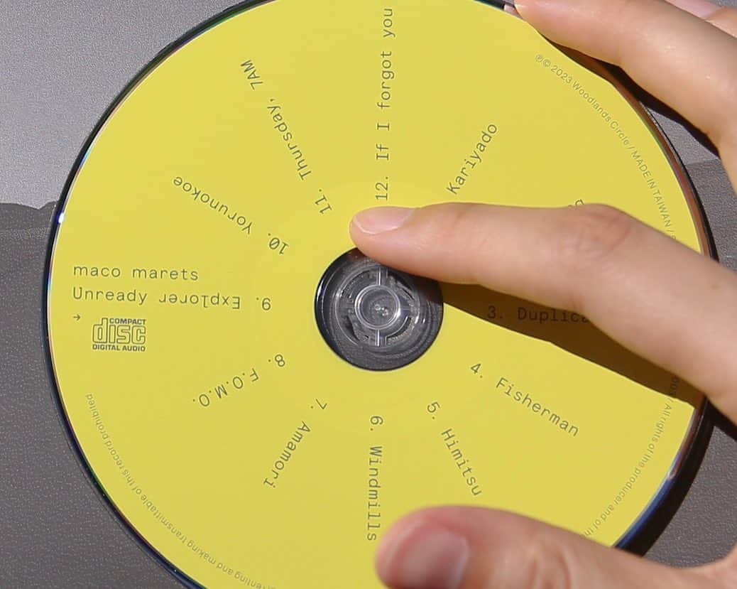 haru.のインスタグラム：「maco marets 7th album 『Unready』out now 🌕⌒✩  普通のCDより一回り大きくて存在感がある~~ディスクを外すとマコマレのシルエットが出てくるのがお気に入りです🪄  artist: maco marets  photography: Haruki Matsumoto  design: Ryosuke Kataoka  produce: Yurina Miya (HUG) creative direction: haru. (HUG)  photography: Yurina Miya」