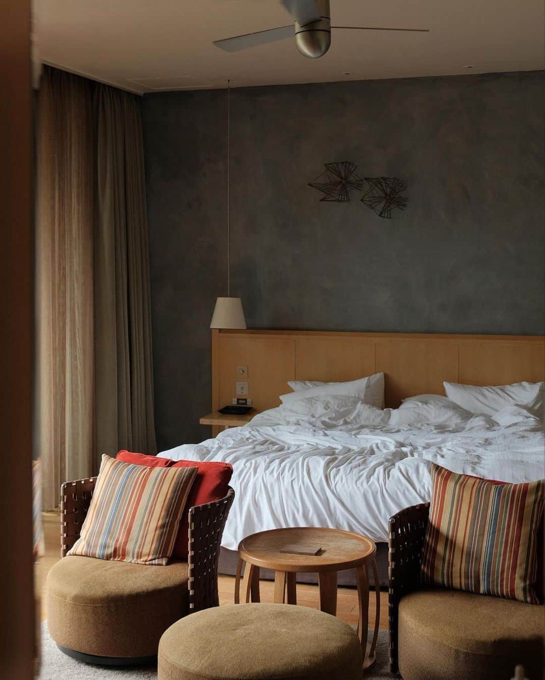 with the styleのインスタグラム：「⁡ ⁡ 【Double Suite Room】 最上階に位置する ハイエンドなプライベートリゾート ⁡ Room #401 Thanks for the great pics @gan_vely」