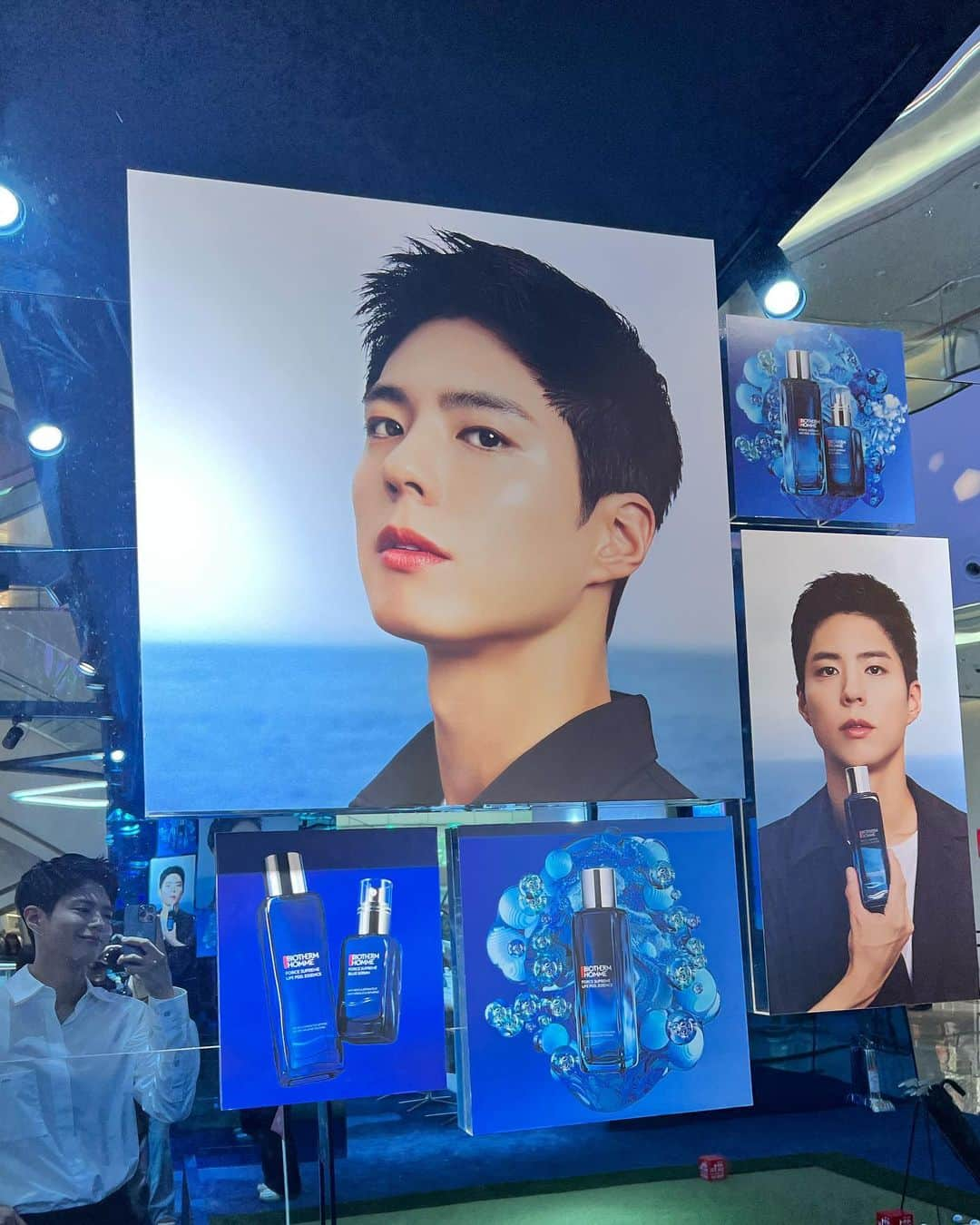 パク・ボゴムさんのインスタグラム写真 - (パク・ボゴムInstagram)「time to UPGRADE your skin with #BIOTHERM  #비오템옴므 #포스수프림」8月30日 10時00分 - bogummy