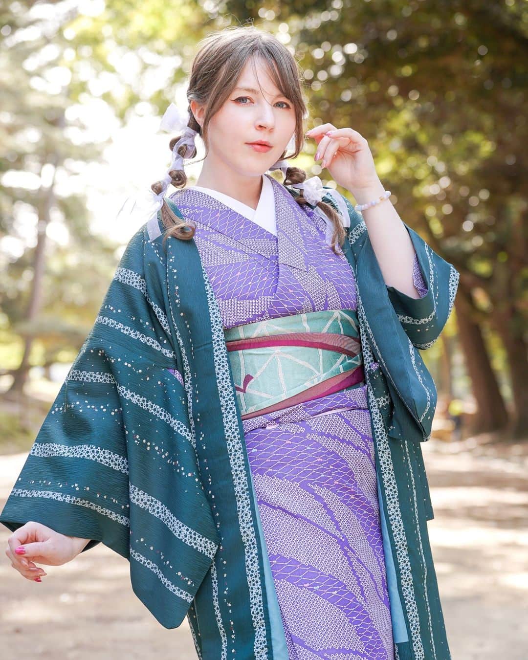 ジューン・ラブジョイさんのインスタグラム写真 - (ジューン・ラブジョイInstagram)「Let's have a litttle walk, just the two of us 👘🍃⠀ Allons-nous promener tous les deux ! ⠀ ⠀ 📸 kyarolovejoy⠀ ⠀ #kimono #japan #Nara #actress #dear #photooftheday #japon #tourism⠀」8月30日 10時20分 - junelovejoyy