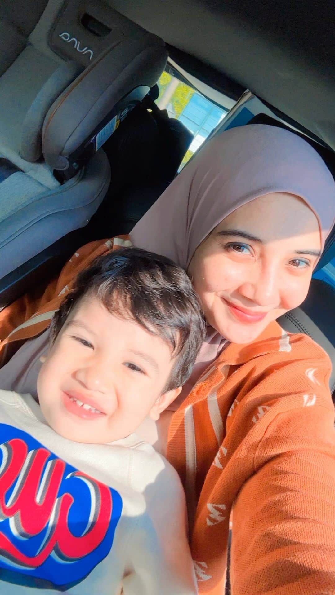Zaskia Sungkarのインスタグラム：「Eh salah #masyaallahtabarakallah」