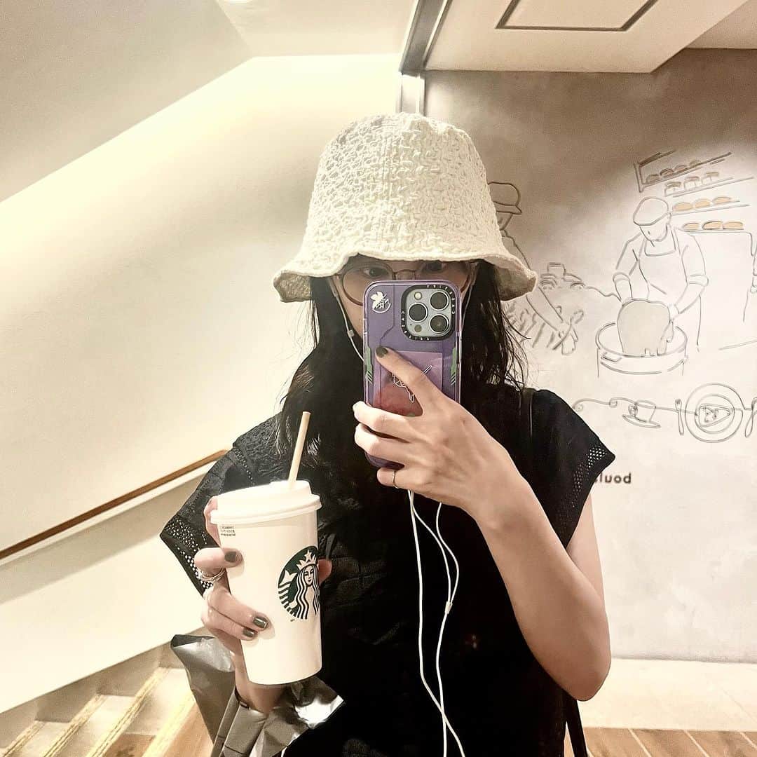 松井玲奈のインスタグラム：「買った指輪を落としちゃった。 サイズがちゃんと合ってないとダメだね。学び。」