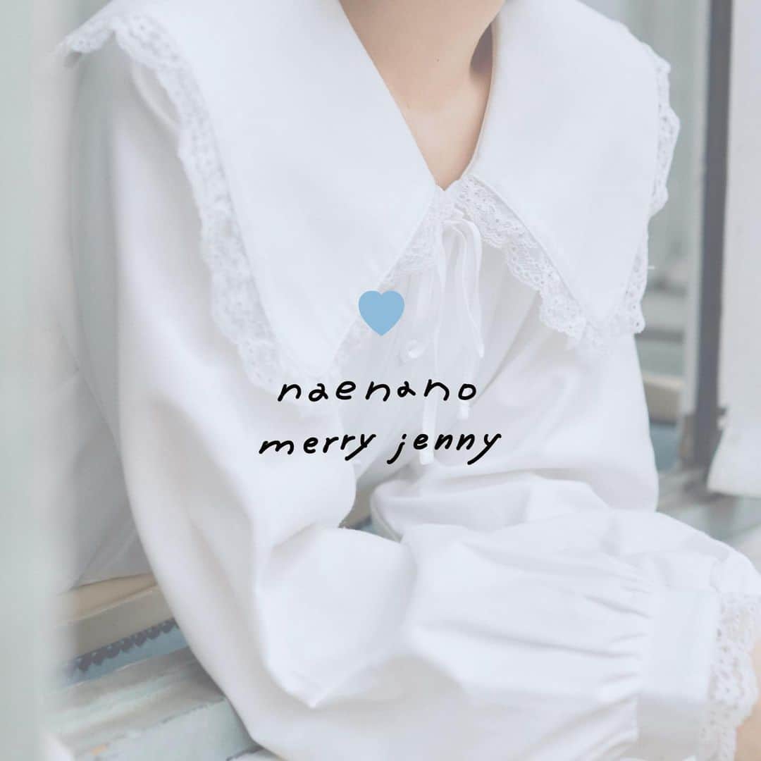 merry jennyのインスタグラム：「【 special collaboration 】 ㅤㅤㅤㅤㅤㅤㅤㅤㅤㅤㅤㅤㅤ merry jenny 2023 autumn Dream well feat.naenano   　 -- merry jenny × naenano --  　 special collaboration itemの発売が決定いたしました。  item公開に先駆けて、collaboration logoを大公開！ なえなのさん手書きの特別なlogoが完成しました♡  9/6(wed) 12:00〜 collaboration pageを公開予定です！ 　  ㅤㅤㅤㅤㅤㅤㅤㅤㅤㅤㅤㅤㅤさらに！ この後12:00〜 2023 autumn web  catalog vol.2公開予定！ ㅤㅤㅤㅤㅤㅤㅤㅤㅤㅤㅤㅤ topのURLから⇨  @merryjenny_instagram ぜひcheckしてくださいね♡  本日より直営店にて配布開始のフライヤーも logo入りです☁️ ㅤㅤㅤㅤㅤㅤㅤㅤㅤㅤㅤㅤㅤ ㅤㅤㅤㅤㅤㅤㅤㅤㅤㅤㅤㅤㅤ #merryjenny #メリージェニー  #2023aw #winter #dreamwell  #collaboration  #naenano #なえなの さん」