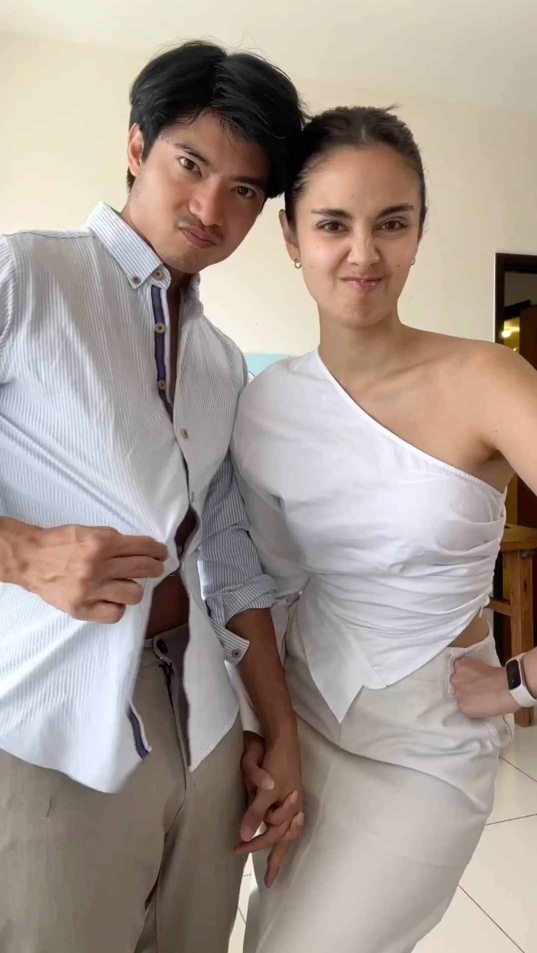 ミーガン・ヤングのインスタグラム：「Get ready with me and Bonez! When it comes to work, we always have to look our best but that also goes for the clothes we wear. To do that, we have our DOWELL Garment Steamer para crisp and fresh lagi ang aming damit. 🤍 Look well with DOWELL! ✨」