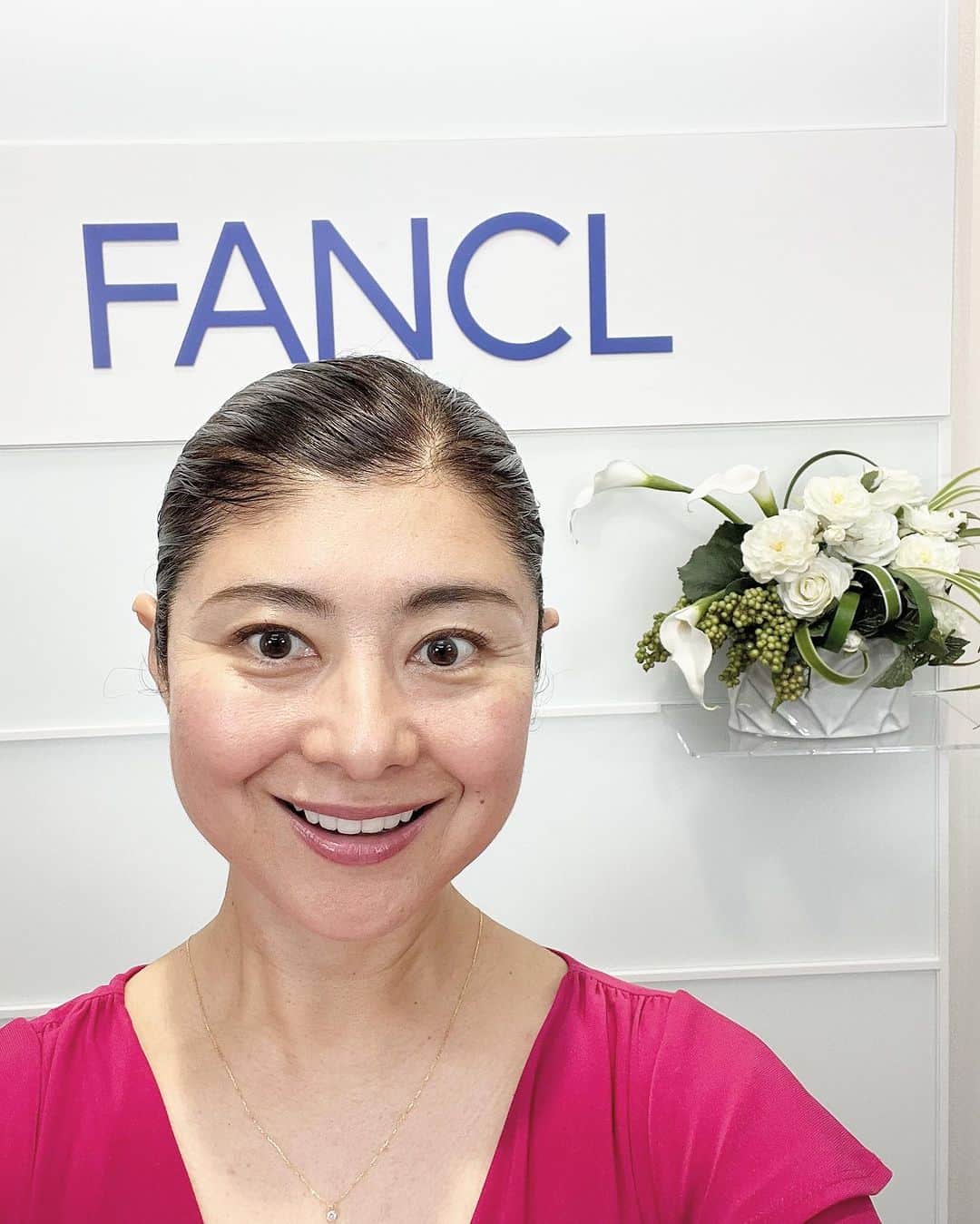 間々田佳子のインスタグラム：「これからFANCLさんのライブに出演します！ 気合い入れてGO〜❣️  #fancl  #fancllivemini  #間々田佳子 #コアフェイストレーニング」